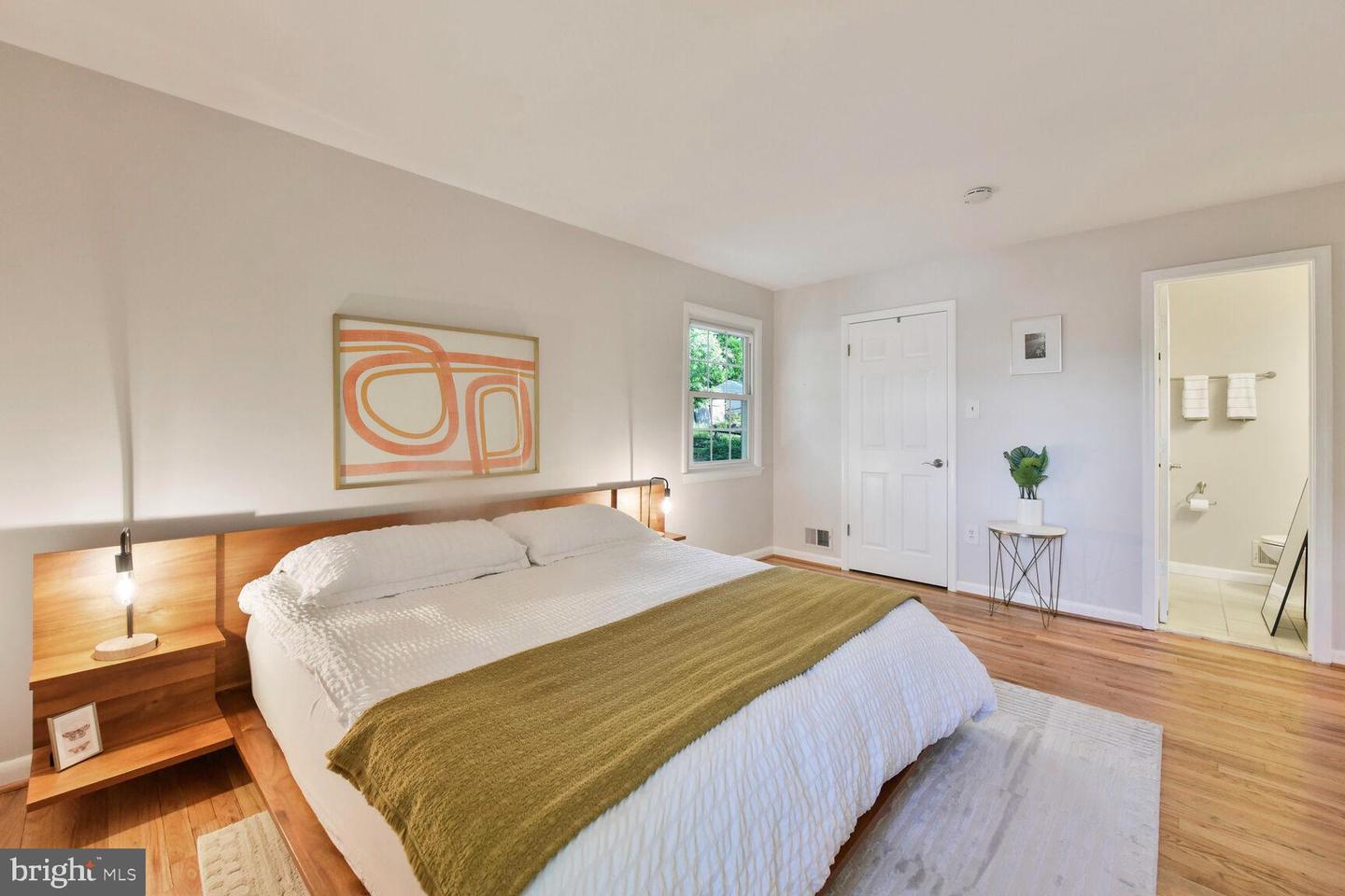 2241 SENSENEY LN, FALLS CHURCH, Virginia 22043, 5 Bedrooms Bedrooms, ,2 BathroomsBathrooms,Residential,For sale,2241 SENSENEY LN,VAFX2252390 MLS # VAFX2252390