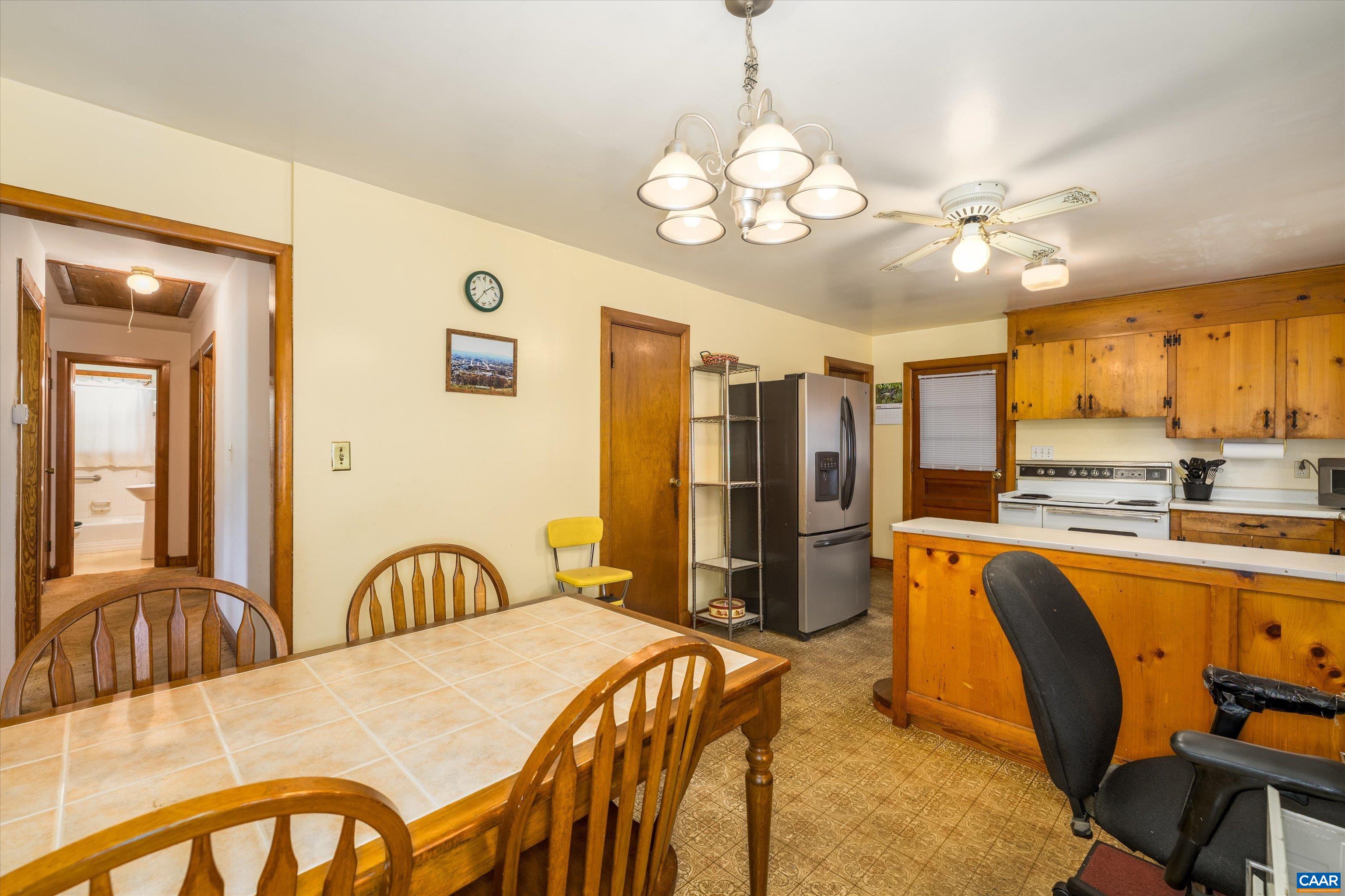 3035 SCOTTSVILLE RD, CHARLOTTESVILLE, Virginia 22902, 2 Bedrooms Bedrooms, ,2 BathroomsBathrooms,Residential,3035 SCOTTSVILLE RD,666050 MLS # 666050