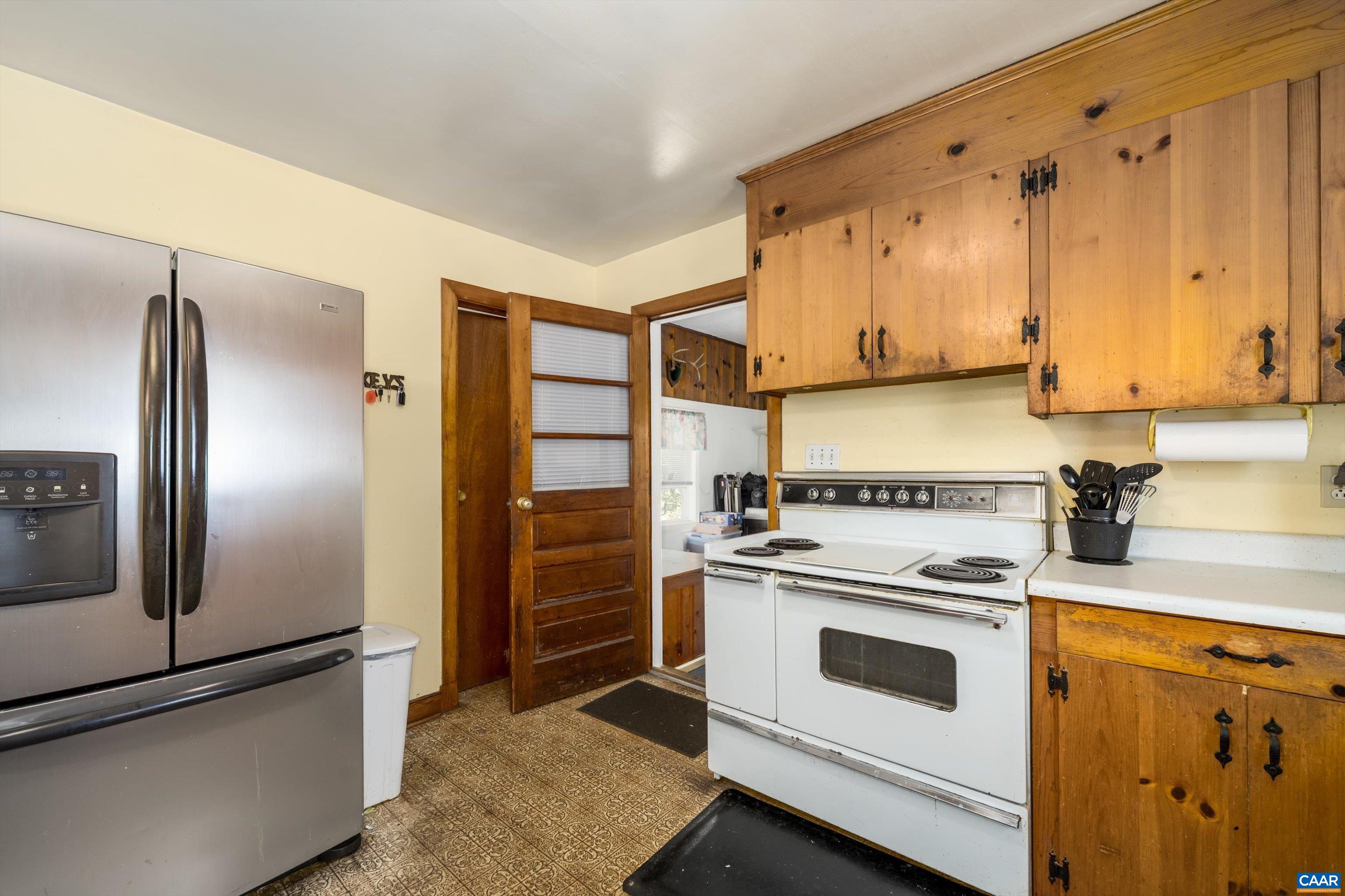 3035 SCOTTSVILLE RD, CHARLOTTESVILLE, Virginia 22902, 2 Bedrooms Bedrooms, ,2 BathroomsBathrooms,Residential,3035 SCOTTSVILLE RD,666050 MLS # 666050
