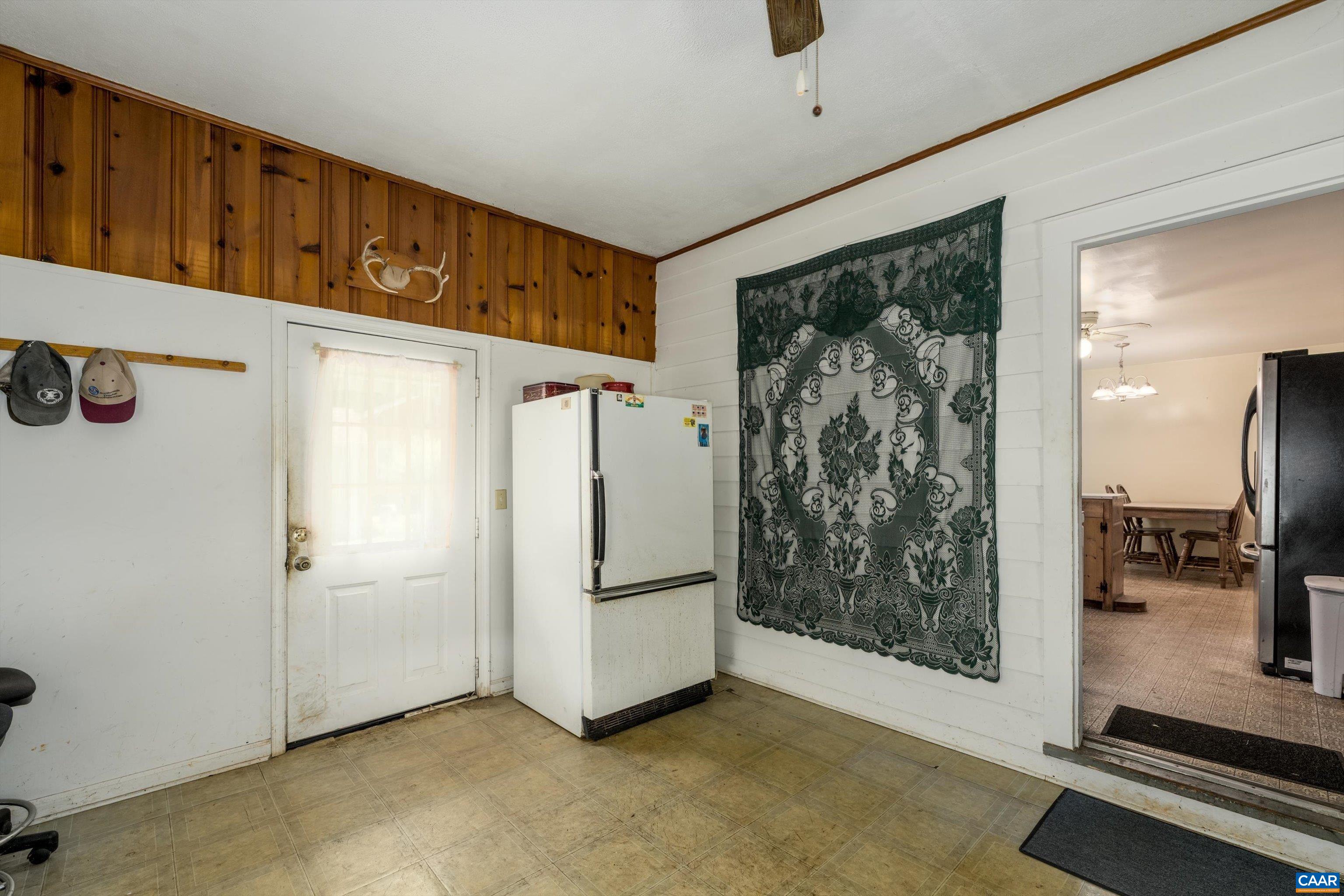 3035 SCOTTSVILLE RD, CHARLOTTESVILLE, Virginia 22902, 2 Bedrooms Bedrooms, ,2 BathroomsBathrooms,Residential,3035 SCOTTSVILLE RD,666050 MLS # 666050