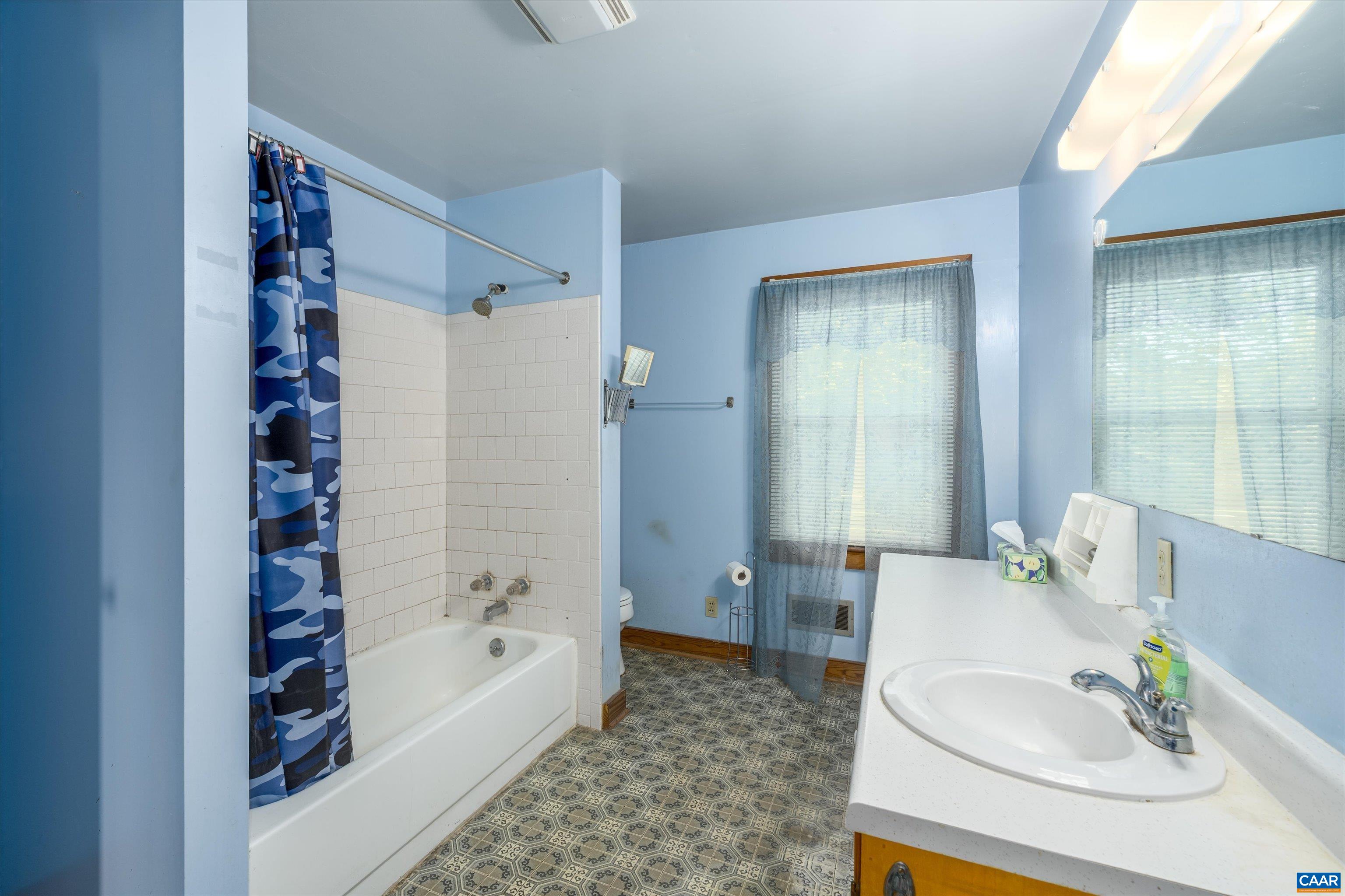 3035 SCOTTSVILLE RD, CHARLOTTESVILLE, Virginia 22902, 2 Bedrooms Bedrooms, ,2 BathroomsBathrooms,Residential,3035 SCOTTSVILLE RD,666050 MLS # 666050