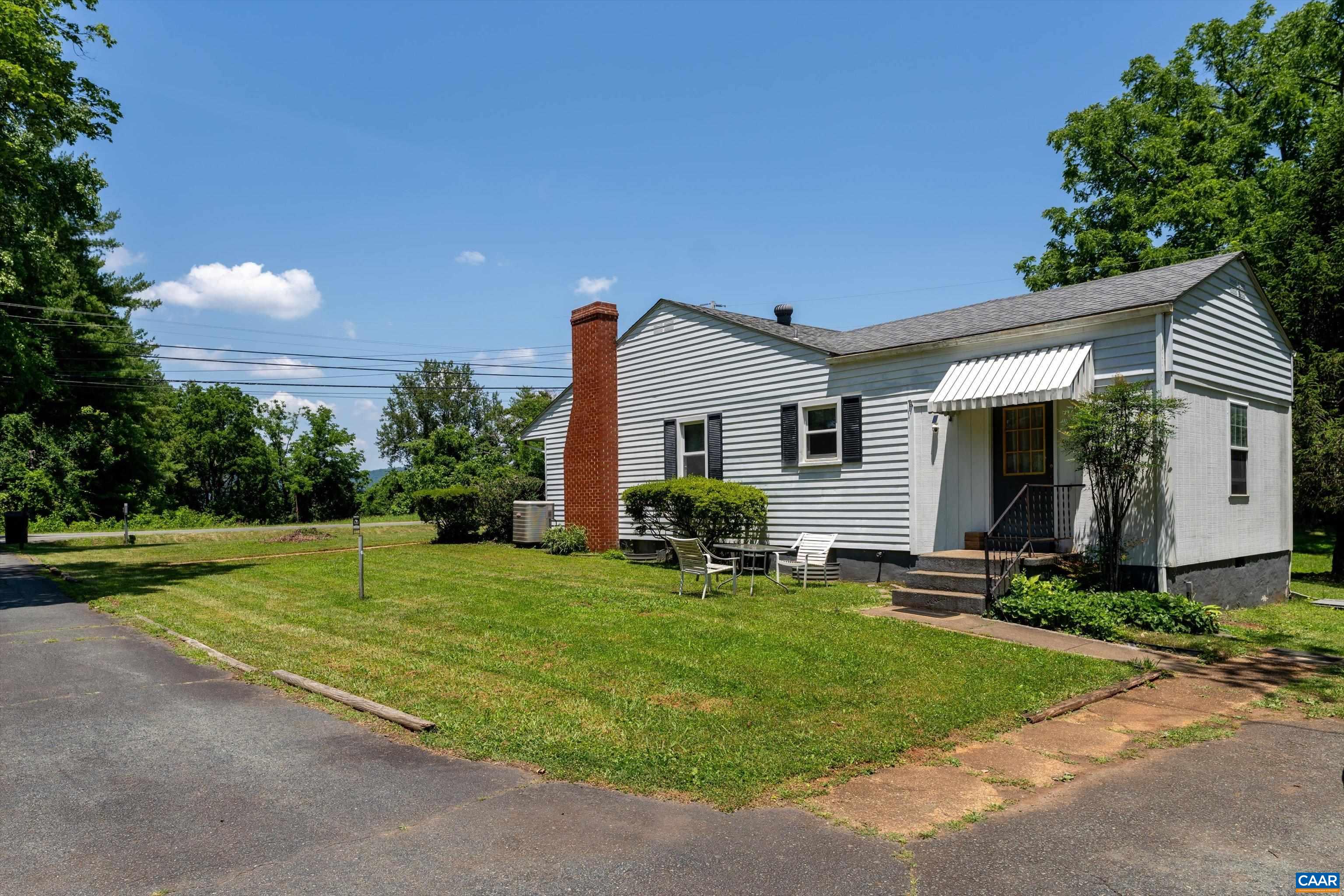 3035 SCOTTSVILLE RD, CHARLOTTESVILLE, Virginia 22902, 2 Bedrooms Bedrooms, ,2 BathroomsBathrooms,Residential,3035 SCOTTSVILLE RD,666050 MLS # 666050