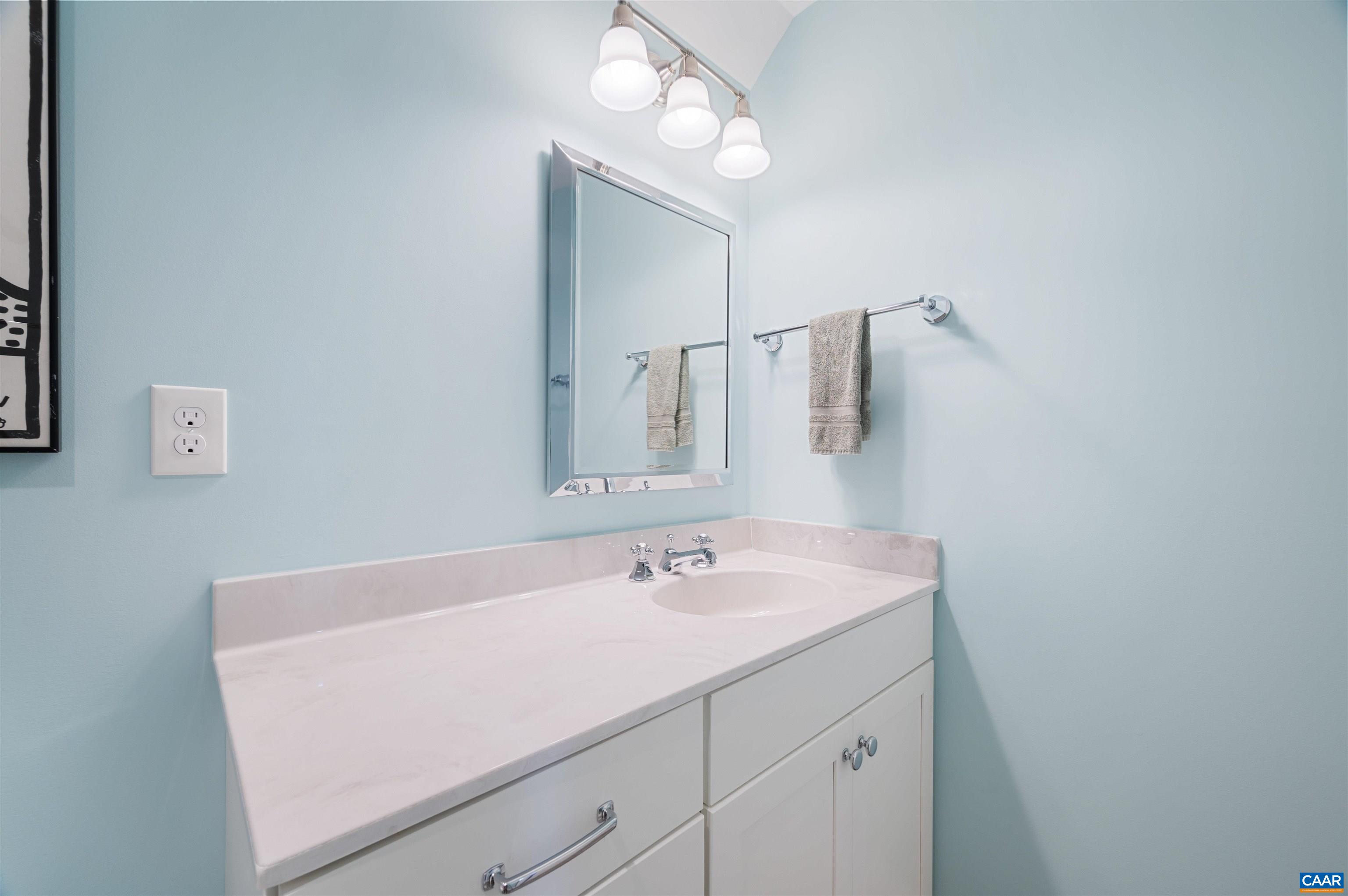 100 OAK LAWN DR, CHARLOTTESVILLE, Virginia 22903, 3 Bedrooms Bedrooms, ,3 BathroomsBathrooms,Residential,100 OAK LAWN DR,666148 MLS # 666148