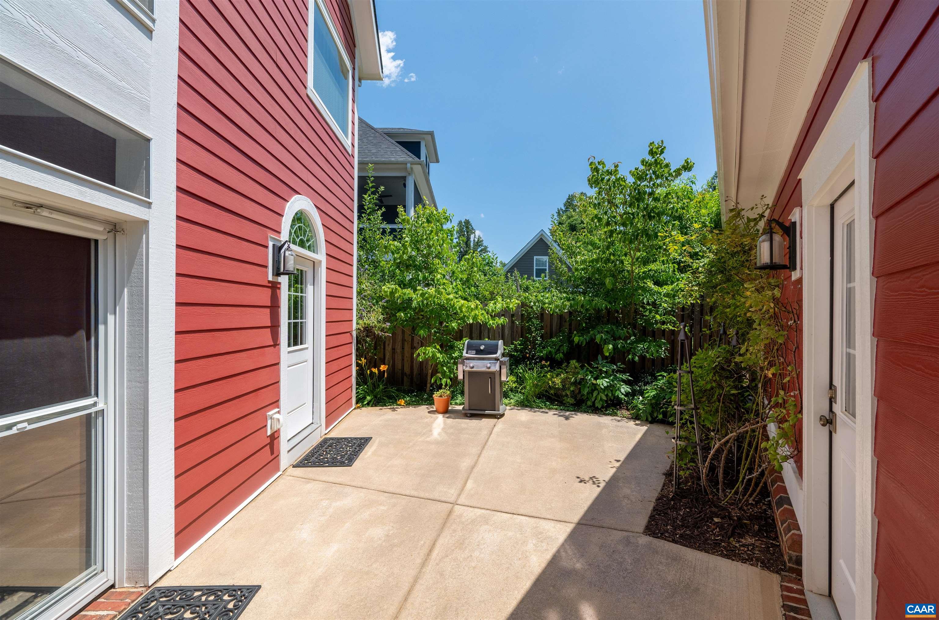 100 OAK LAWN DR, CHARLOTTESVILLE, Virginia 22903, 3 Bedrooms Bedrooms, ,3 BathroomsBathrooms,Residential,100 OAK LAWN DR,666148 MLS # 666148