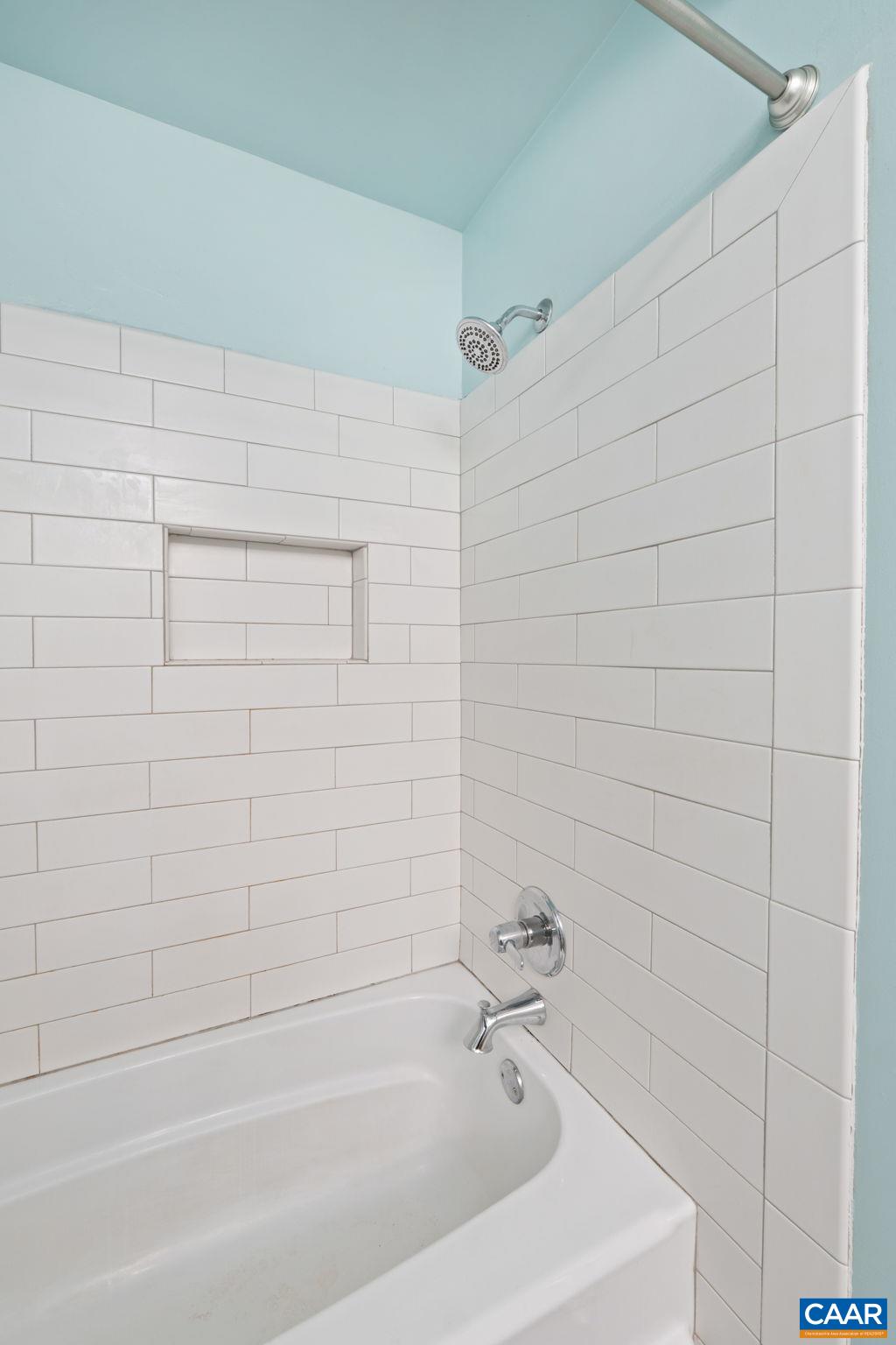 260 RIVERBEND DR, CHARLOTTESVILLE, Virginia 22911, 2 Bedrooms Bedrooms, ,2 BathroomsBathrooms,Residential,260 RIVERBEND DR,666150 MLS # 666150