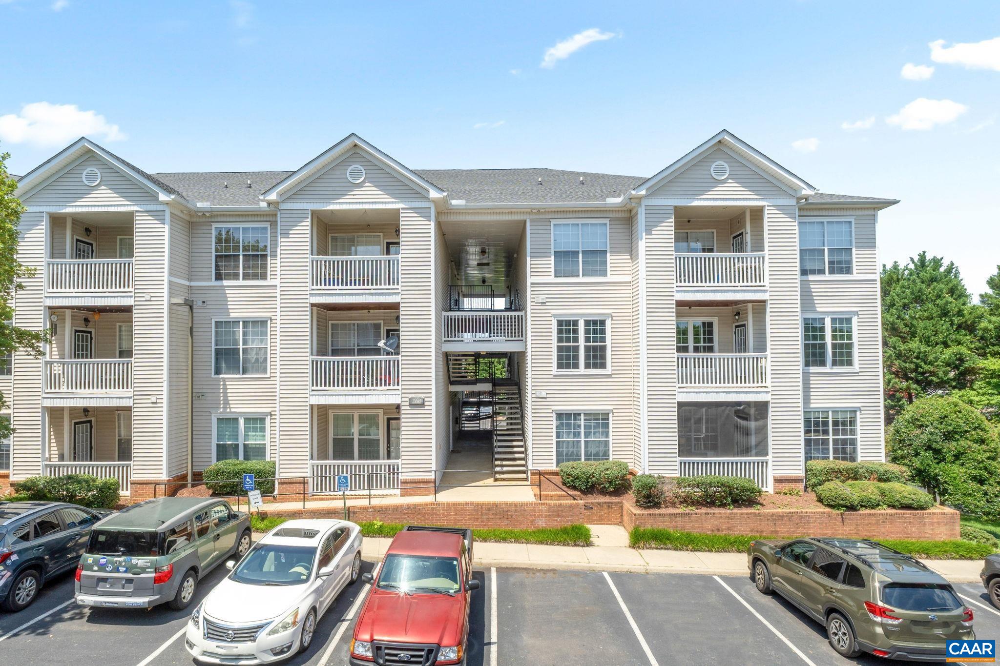 260 RIVERBEND DR, CHARLOTTESVILLE, Virginia 22911, 2 Bedrooms Bedrooms, ,2 BathroomsBathrooms,Residential,260 RIVERBEND DR,666150 MLS # 666150