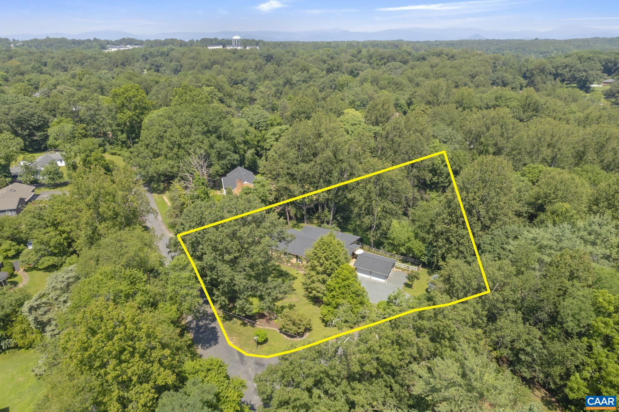 310 GLOUCESTER RD, CHARLOTTESVILLE, Virginia 22901, 4 Bedrooms Bedrooms, ,3 BathroomsBathrooms,Residential,310 GLOUCESTER RD,666174 MLS # 666174