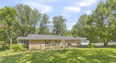 310 GLOUCESTER RD, CHARLOTTESVILLE, Virginia 22901, 4 Bedrooms Bedrooms, ,3 BathroomsBathrooms,Residential,310 GLOUCESTER RD,666174 MLS # 666174
