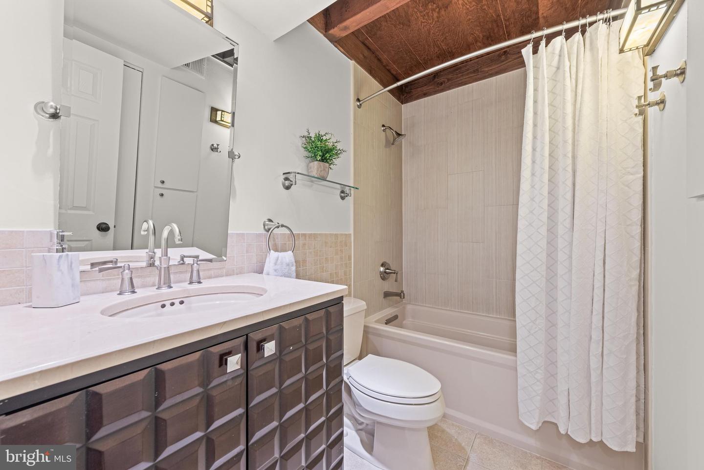 11150 GLADE DR, RESTON, Virginia 20191, 4 Bedrooms Bedrooms, ,3 BathroomsBathrooms,Residential,For sale,11150 GLADE DR,VAFX2204580 MLS # VAFX2204580