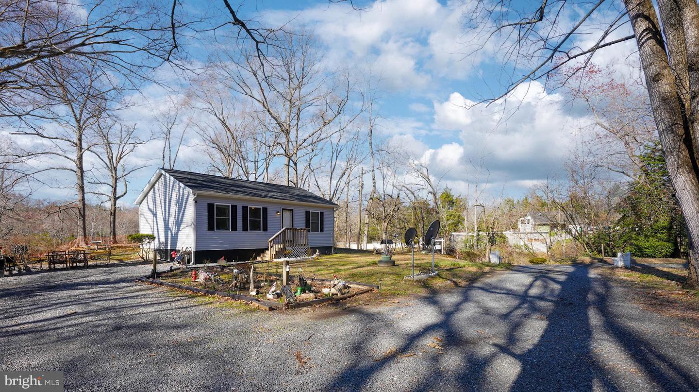 11019 COZY CT, KING GEORGE, Virginia 22485, 3 Bedrooms Bedrooms, ,2 BathroomsBathrooms,Residential,For sale,11019 COZY CT,VAKG2006114 MLS # VAKG2006114