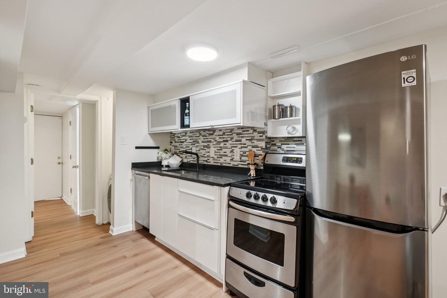 106 15TH ST SE, WASHINGTON, District Of Columbia 20003, 4 Bedrooms Bedrooms, ,2 BathroomsBathrooms,Residential,For sale,106 15TH ST SE,DCDC2189318 MLS # DCDC2189318