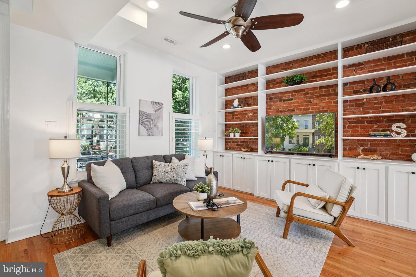 106 15TH ST SE, WASHINGTON, District Of Columbia 20003, 4 Bedrooms Bedrooms, ,2 BathroomsBathrooms,Residential,For sale,106 15TH ST SE,DCDC2189318 MLS # DCDC2189318