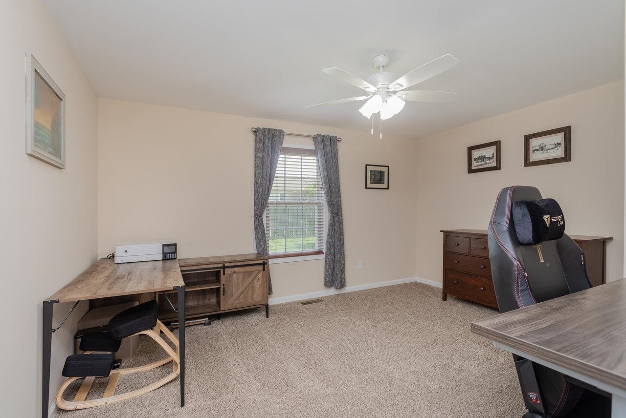 106 AUGUSTA AVE, GROTTOES, Virginia 24441, 3 Bedrooms Bedrooms, ,2 BathroomsBathrooms,Residential,106 AUGUSTA AVE,666195 MLS # 666195