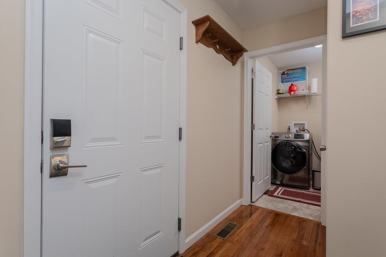 106 AUGUSTA AVE, GROTTOES, Virginia 24441, 3 Bedrooms Bedrooms, ,2 BathroomsBathrooms,Residential,106 AUGUSTA AVE,666195 MLS # 666195