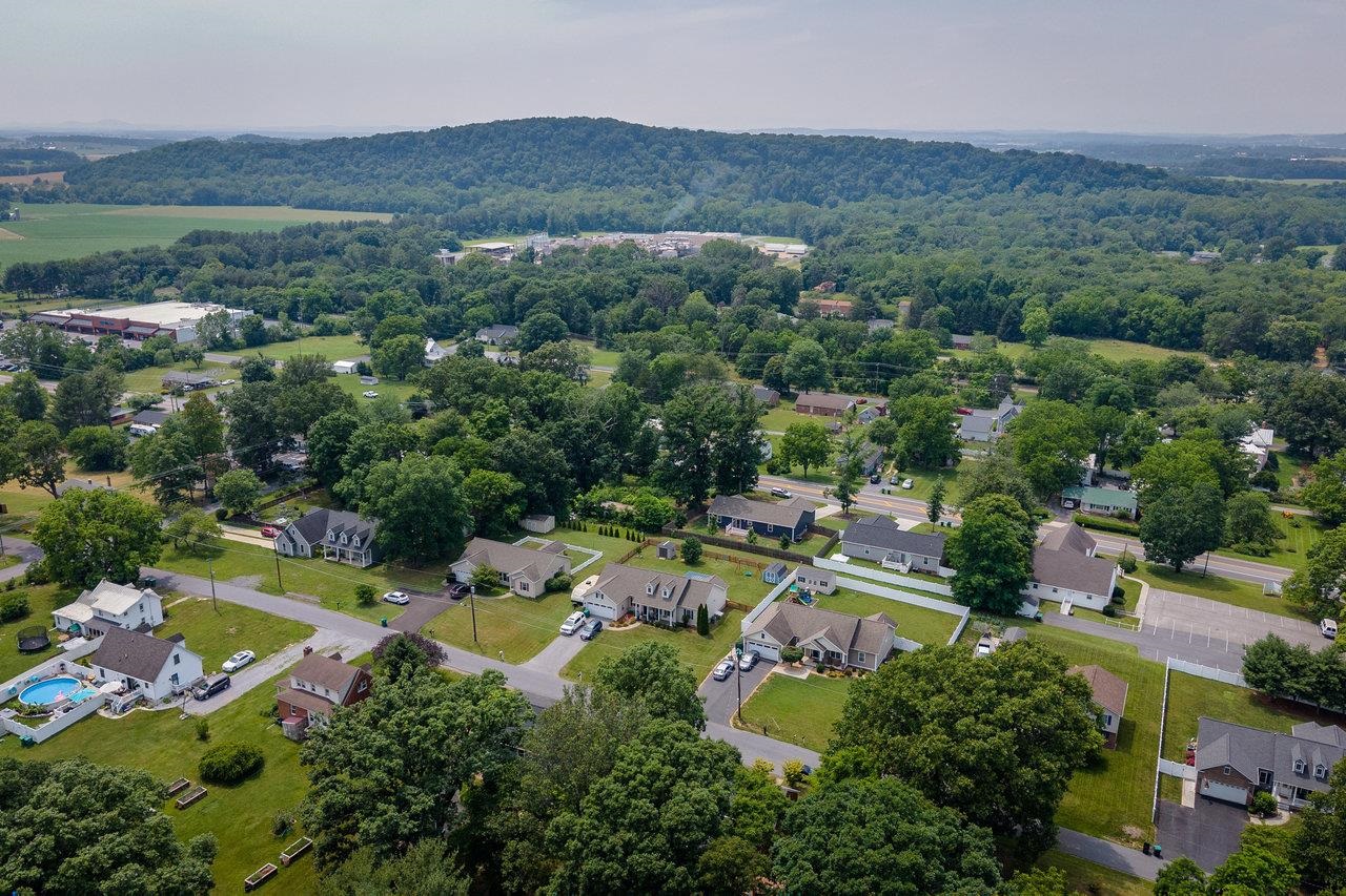 106 AUGUSTA AVE, GROTTOES, Virginia 24441, 3 Bedrooms Bedrooms, ,2 BathroomsBathrooms,Residential,106 AUGUSTA AVE,666195 MLS # 666195