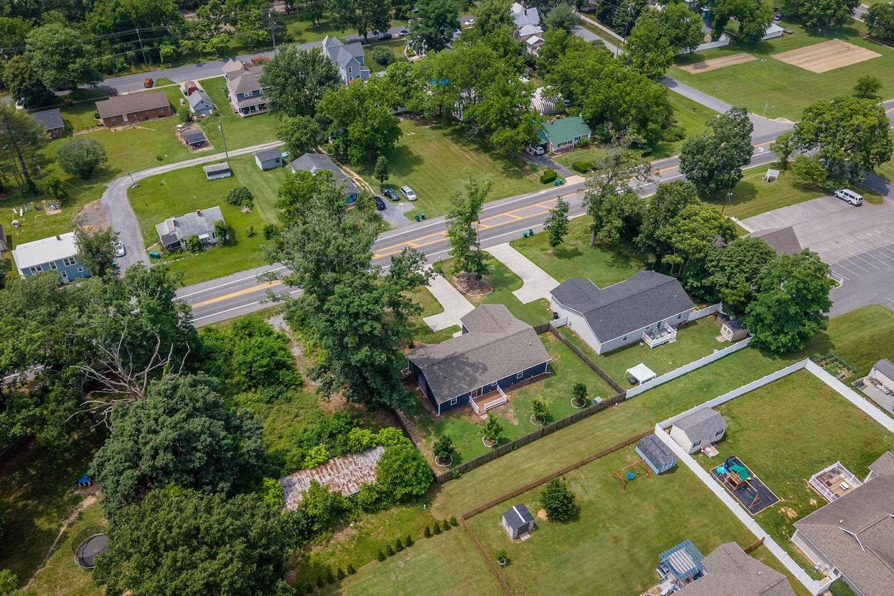 106 AUGUSTA AVE, GROTTOES, Virginia 24441, 3 Bedrooms Bedrooms, ,2 BathroomsBathrooms,Residential,106 AUGUSTA AVE,666195 MLS # 666195