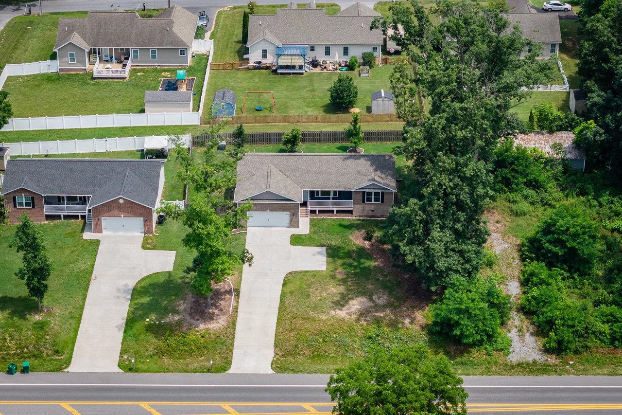 106 AUGUSTA AVE, GROTTOES, Virginia 24441, 3 Bedrooms Bedrooms, ,2 BathroomsBathrooms,Residential,106 AUGUSTA AVE,666195 MLS # 666195