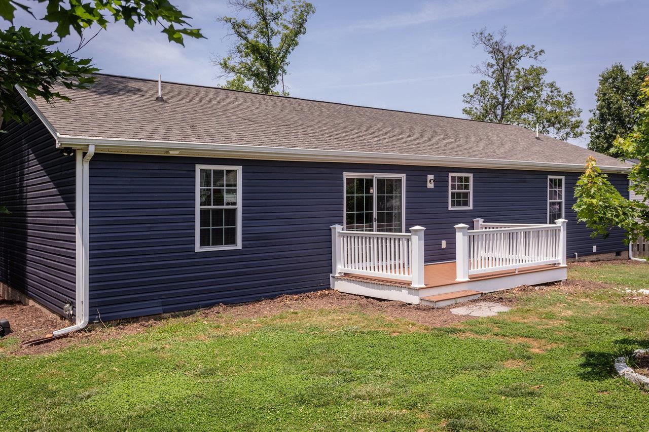 106 AUGUSTA AVE, GROTTOES, Virginia 24441, 3 Bedrooms Bedrooms, ,2 BathroomsBathrooms,Residential,106 AUGUSTA AVE,666195 MLS # 666195