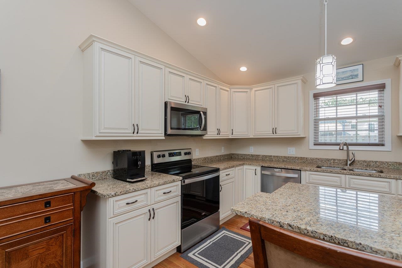 106 AUGUSTA AVE, GROTTOES, Virginia 24441, 3 Bedrooms Bedrooms, ,2 BathroomsBathrooms,Residential,106 AUGUSTA AVE,666195 MLS # 666195