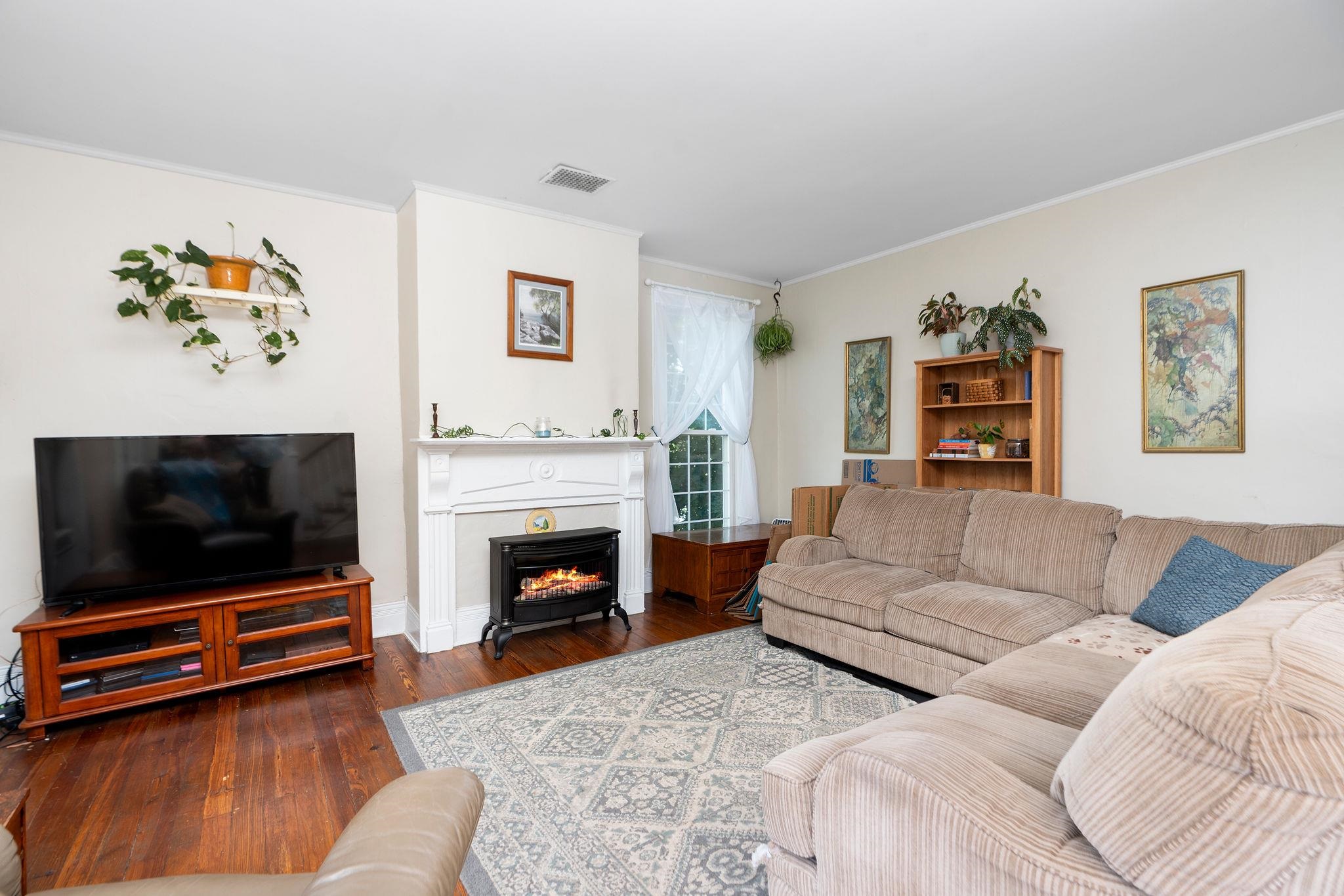 3681 MIDDLEBROOK VILLAGE RD, MIDDLEBROOK, Virginia 24459, 4 Bedrooms Bedrooms, ,2 BathroomsBathrooms,Residential,3681 MIDDLEBROOK VILLAGE RD,666199 MLS # 666199