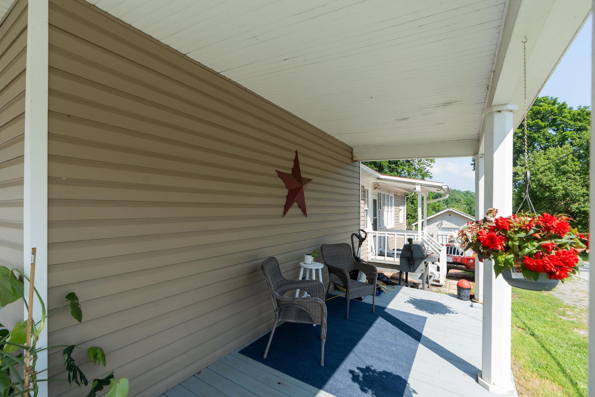 3681 MIDDLEBROOK VILLAGE RD, MIDDLEBROOK, Virginia 24459, 4 Bedrooms Bedrooms, ,2 BathroomsBathrooms,Residential,3681 MIDDLEBROOK VILLAGE RD,666199 MLS # 666199