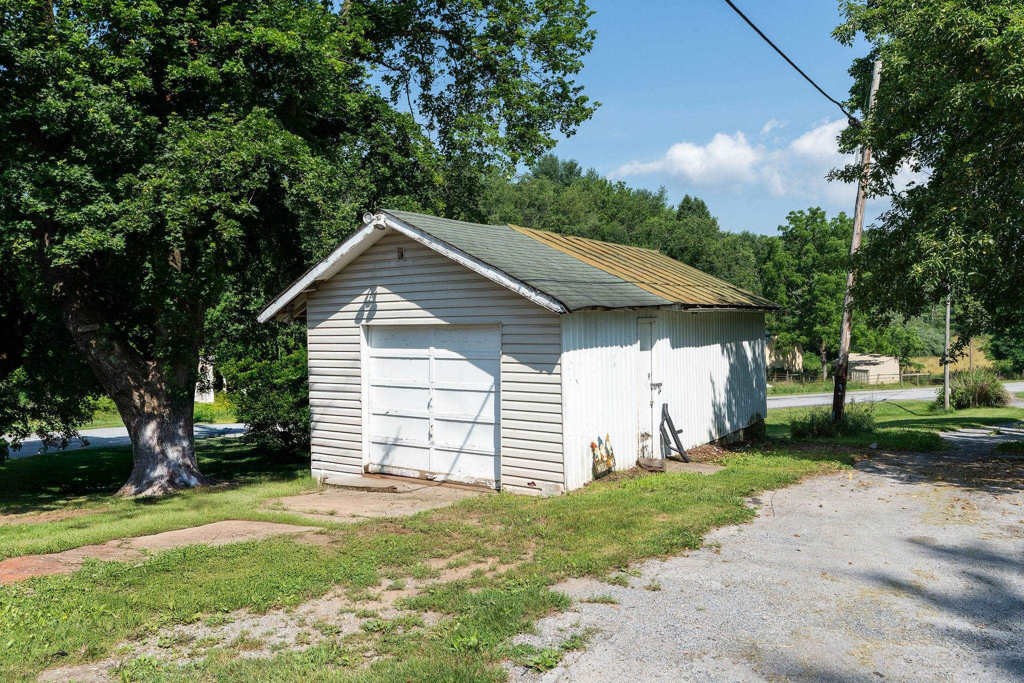3681 MIDDLEBROOK VILLAGE RD, MIDDLEBROOK, Virginia 24459, 4 Bedrooms Bedrooms, ,2 BathroomsBathrooms,Residential,3681 MIDDLEBROOK VILLAGE RD,666199 MLS # 666199