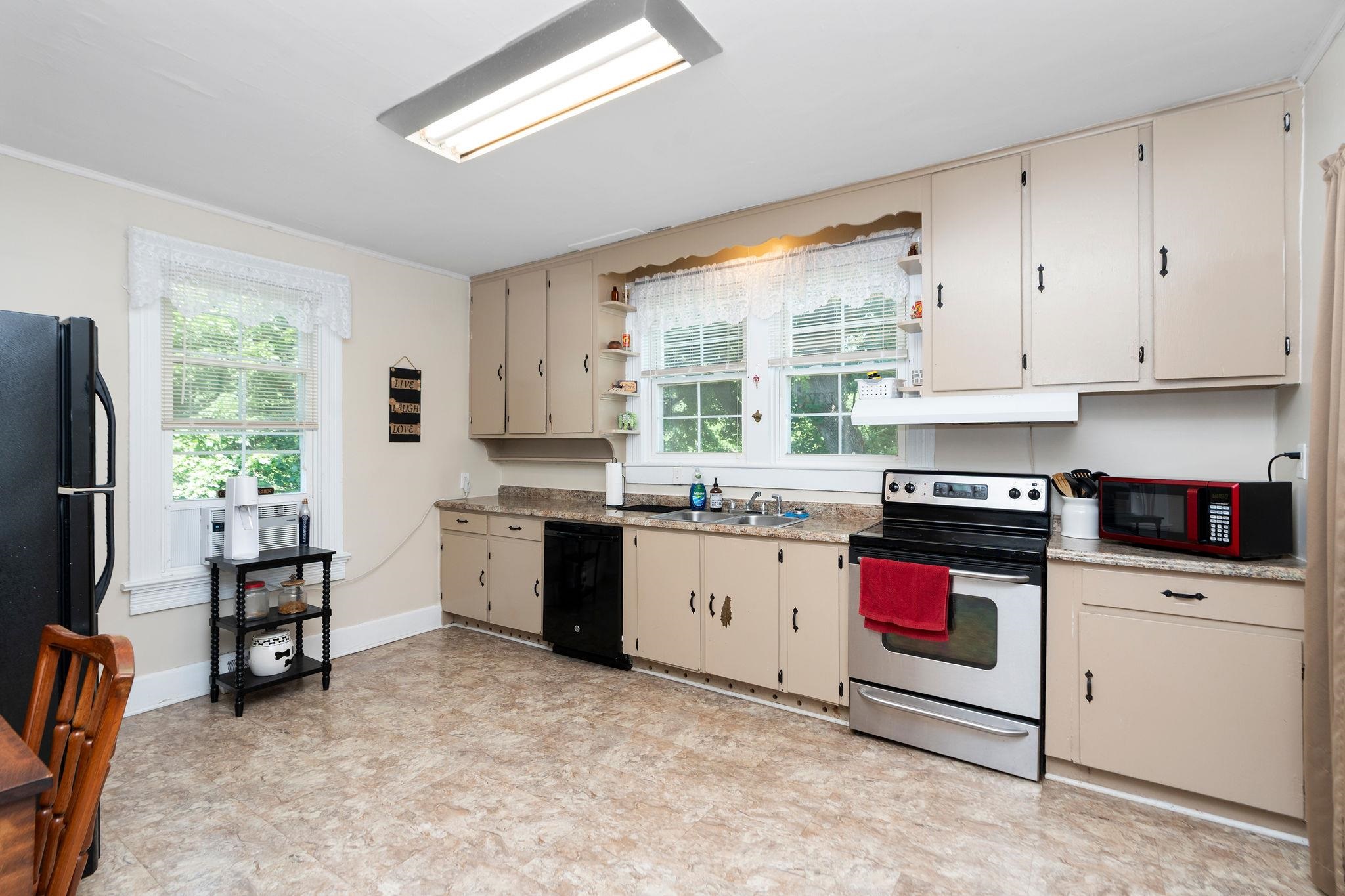 3681 MIDDLEBROOK VILLAGE RD, MIDDLEBROOK, Virginia 24459, 4 Bedrooms Bedrooms, ,2 BathroomsBathrooms,Residential,3681 MIDDLEBROOK VILLAGE RD,666199 MLS # 666199