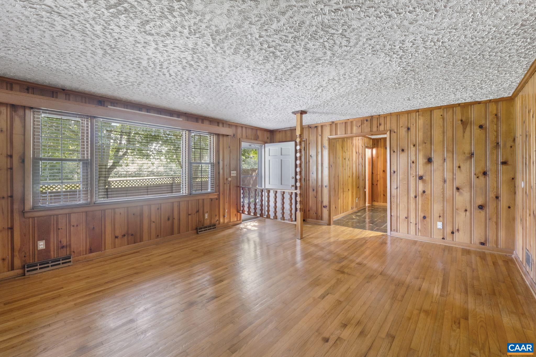 1562 THOMAS JEFFERSON PKWY, CHARLOTTESVILLE, Virginia 22901, 3 Bedrooms Bedrooms, ,2 BathroomsBathrooms,Residential,1562 THOMAS JEFFERSON PKWY,666200 MLS # 666200