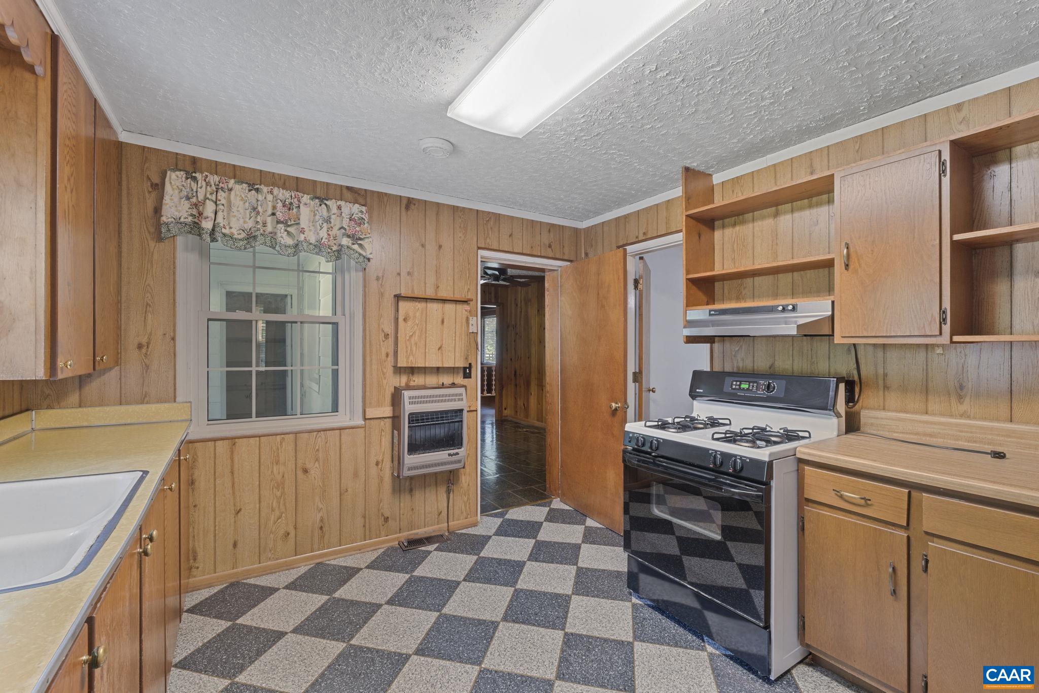 1562 THOMAS JEFFERSON PKWY, CHARLOTTESVILLE, Virginia 22901, 3 Bedrooms Bedrooms, ,2 BathroomsBathrooms,Residential,1562 THOMAS JEFFERSON PKWY,666200 MLS # 666200