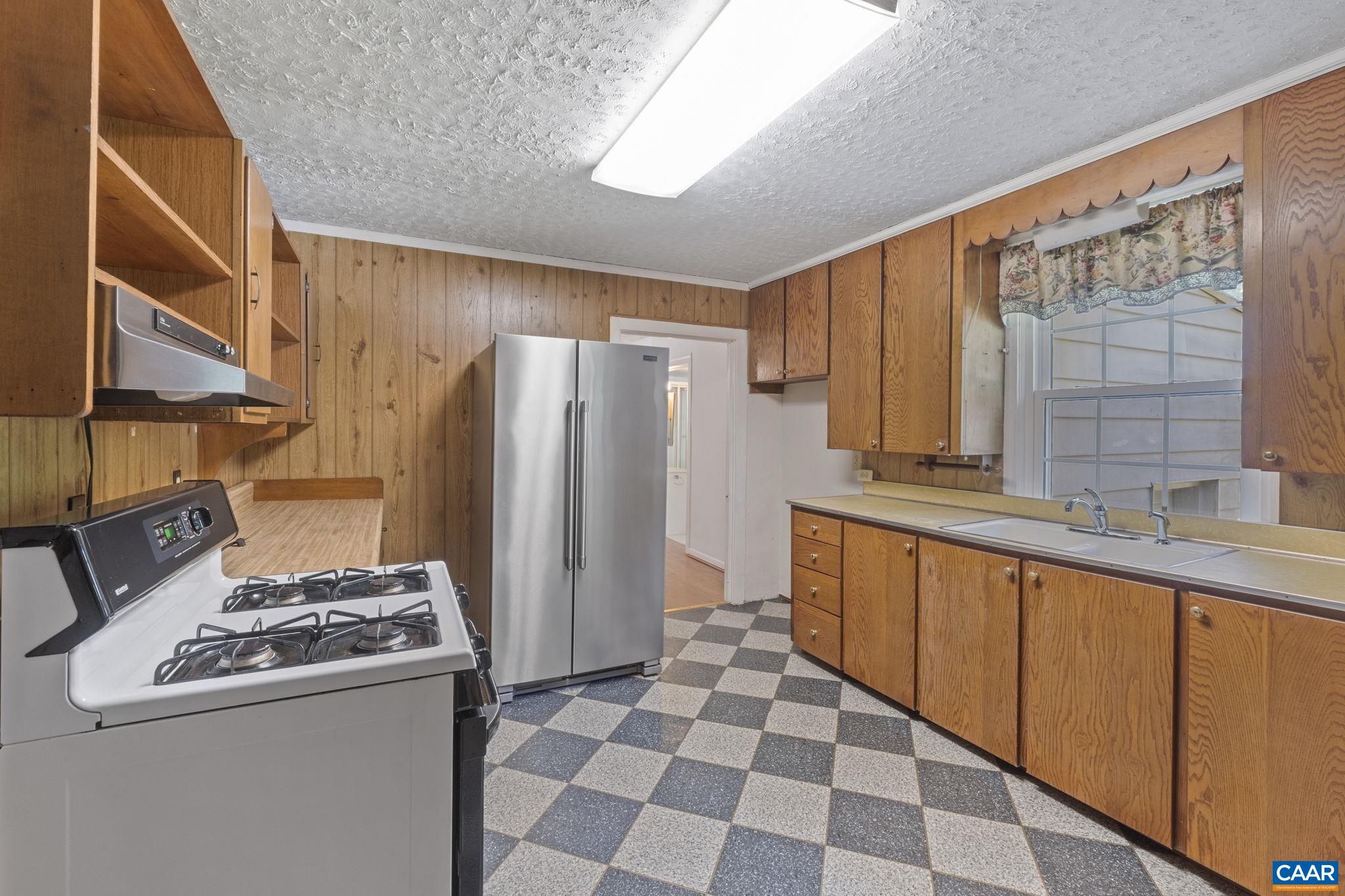 1562 THOMAS JEFFERSON PKWY, CHARLOTTESVILLE, Virginia 22901, 3 Bedrooms Bedrooms, ,2 BathroomsBathrooms,Residential,1562 THOMAS JEFFERSON PKWY,666200 MLS # 666200