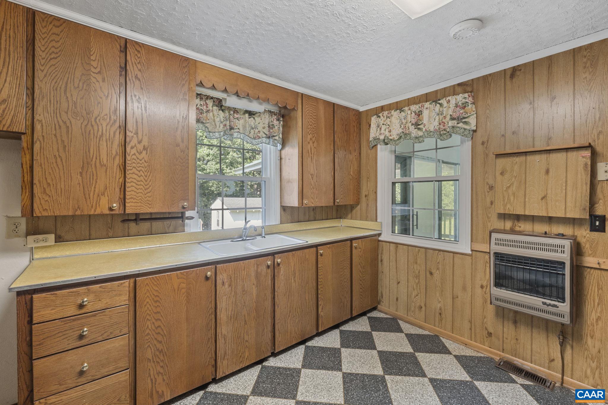 1562 THOMAS JEFFERSON PKWY, CHARLOTTESVILLE, Virginia 22901, 3 Bedrooms Bedrooms, ,2 BathroomsBathrooms,Residential,1562 THOMAS JEFFERSON PKWY,666200 MLS # 666200