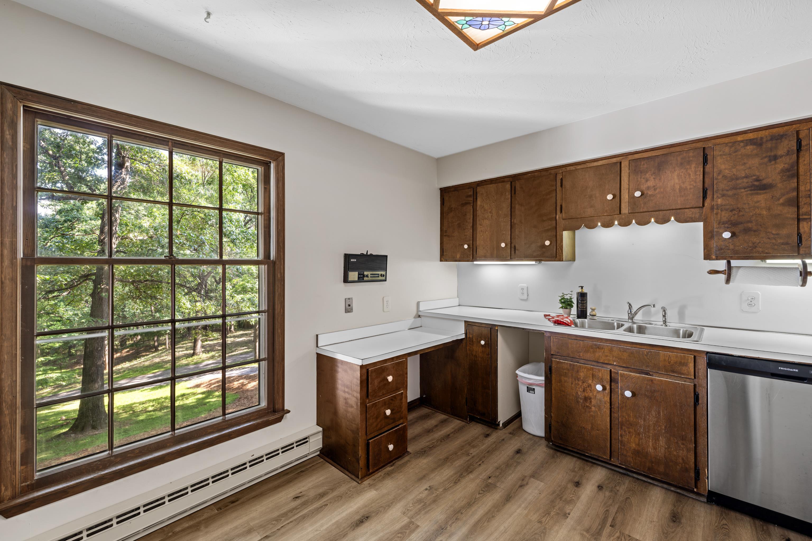 2035 LEE JACKSON HWY, STAUNTON, Virginia 24401, 3 Bedrooms Bedrooms, ,2 BathroomsBathrooms,Residential,2035 LEE JACKSON HWY,666201 MLS # 666201