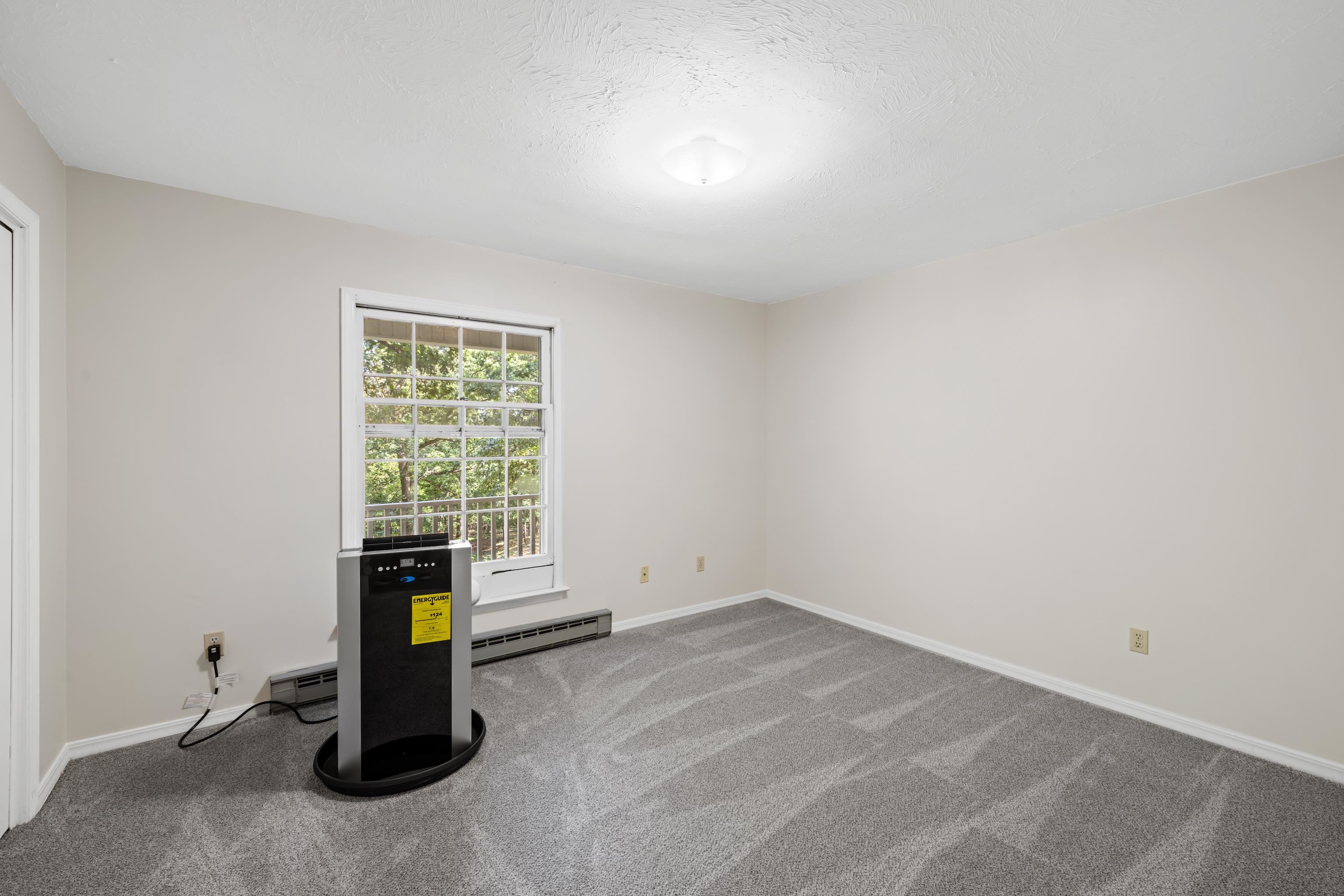 2035 LEE JACKSON HWY, STAUNTON, Virginia 24401, 3 Bedrooms Bedrooms, ,2 BathroomsBathrooms,Residential,2035 LEE JACKSON HWY,666201 MLS # 666201