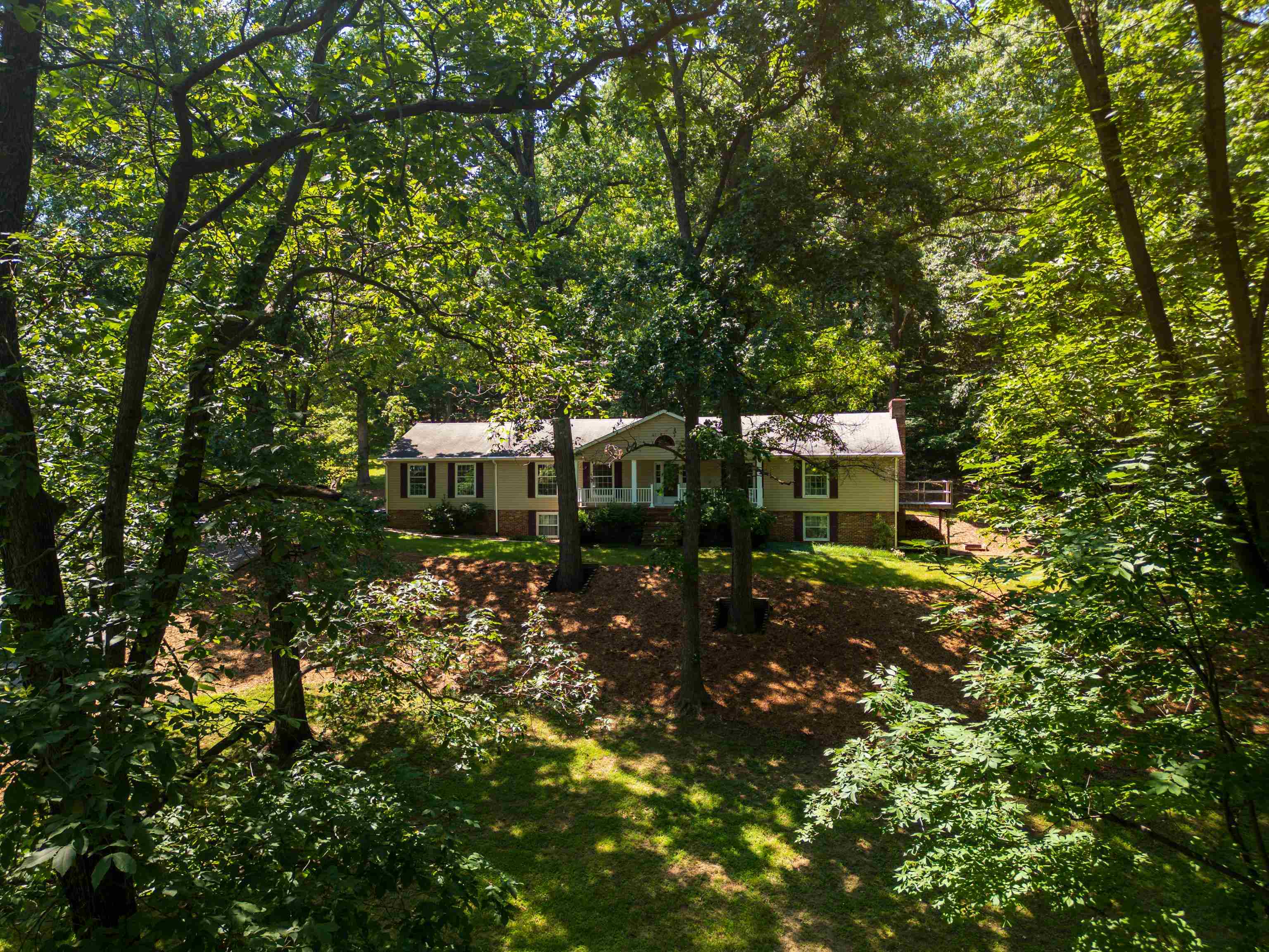 2035 LEE JACKSON HWY, STAUNTON, Virginia 24401, 3 Bedrooms Bedrooms, ,2 BathroomsBathrooms,Residential,2035 LEE JACKSON HWY,666201 MLS # 666201