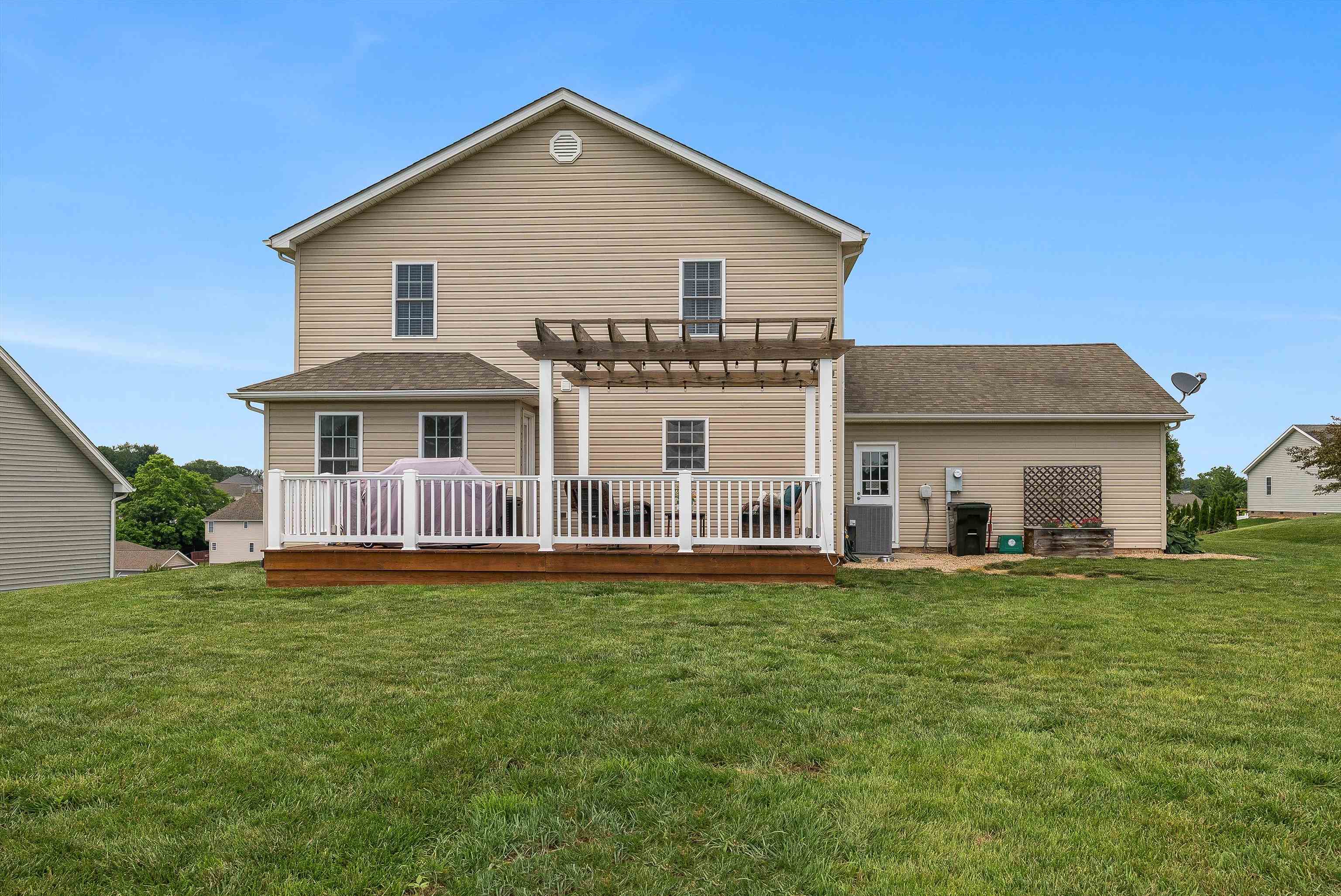 118 WEXFORD ST, STAUNTON, Virginia 24401, 3 Bedrooms Bedrooms, ,2 BathroomsBathrooms,Residential,118 WEXFORD ST,666203 MLS # 666203