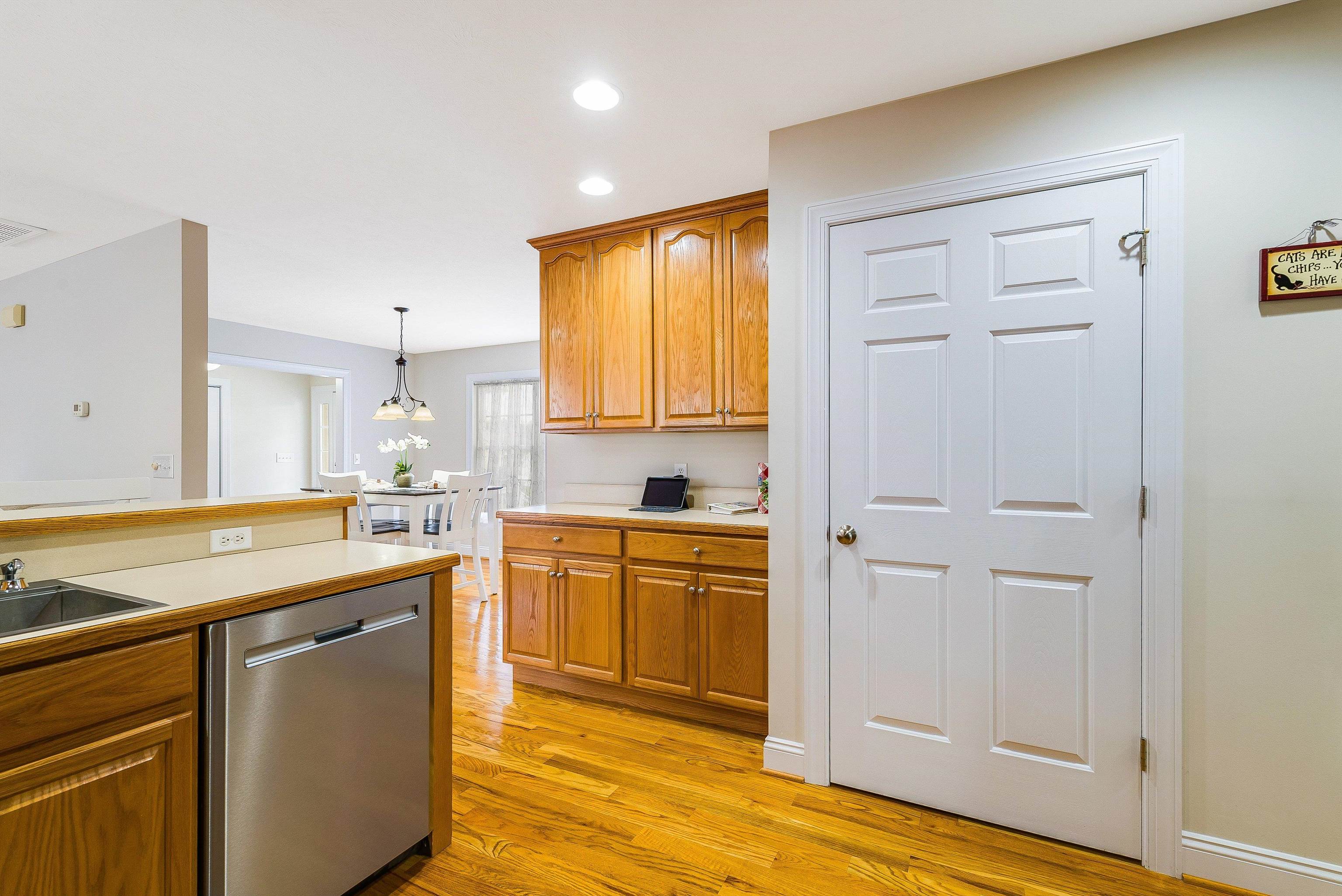 902 WATERTON ST, STAUNTON, Virginia 24401, 3 Bedrooms Bedrooms, ,2 BathroomsBathrooms,Residential,902 WATERTON ST,666204 MLS # 666204