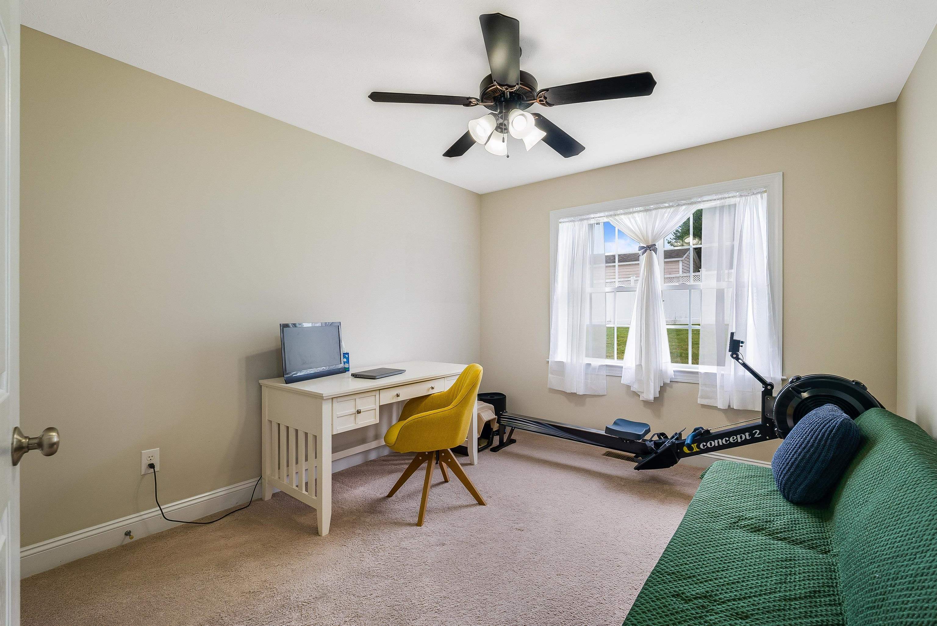 902 WATERTON ST, STAUNTON, Virginia 24401, 3 Bedrooms Bedrooms, ,2 BathroomsBathrooms,Residential,902 WATERTON ST,666204 MLS # 666204