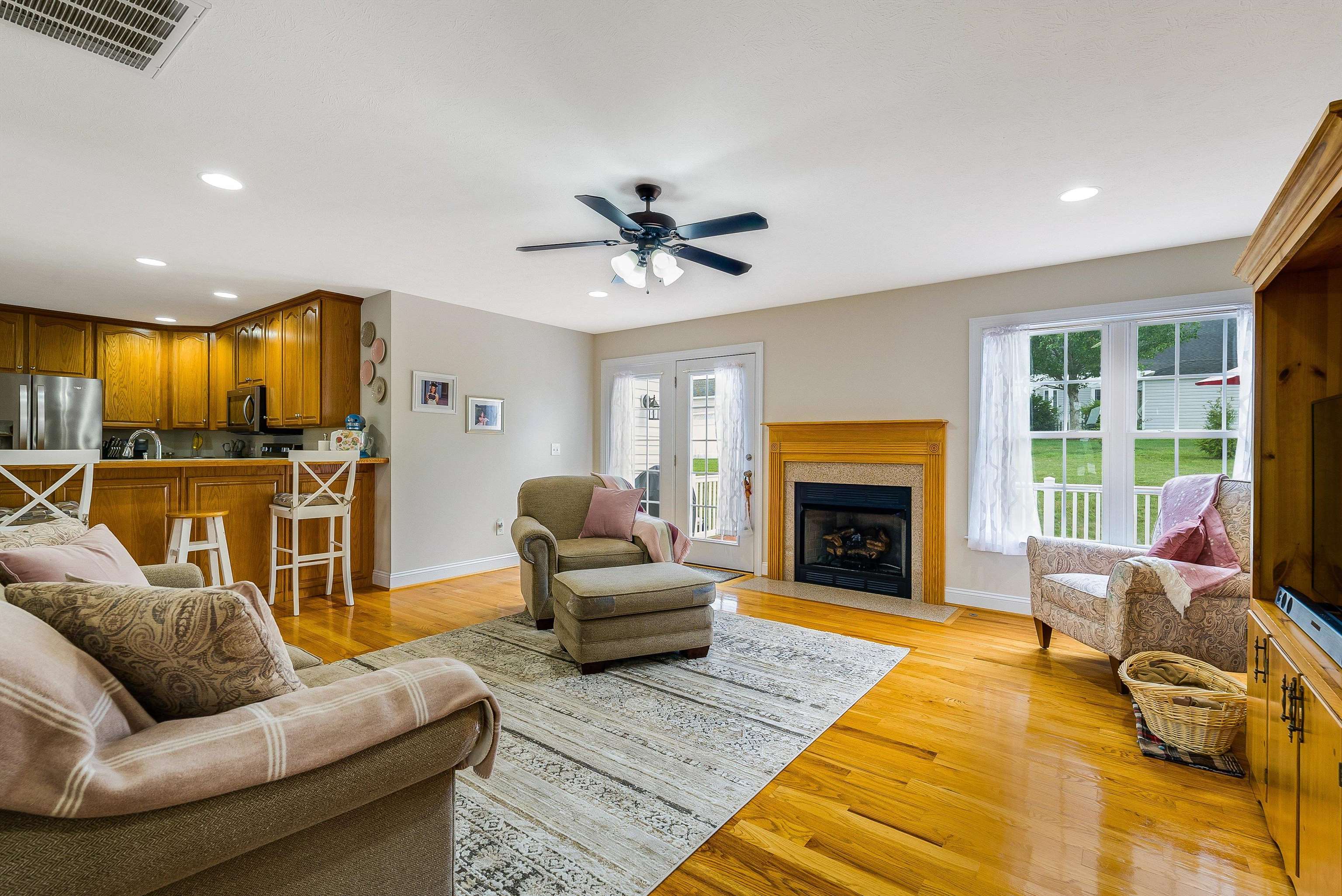 902 WATERTON ST, STAUNTON, Virginia 24401, 3 Bedrooms Bedrooms, ,2 BathroomsBathrooms,Residential,902 WATERTON ST,666204 MLS # 666204