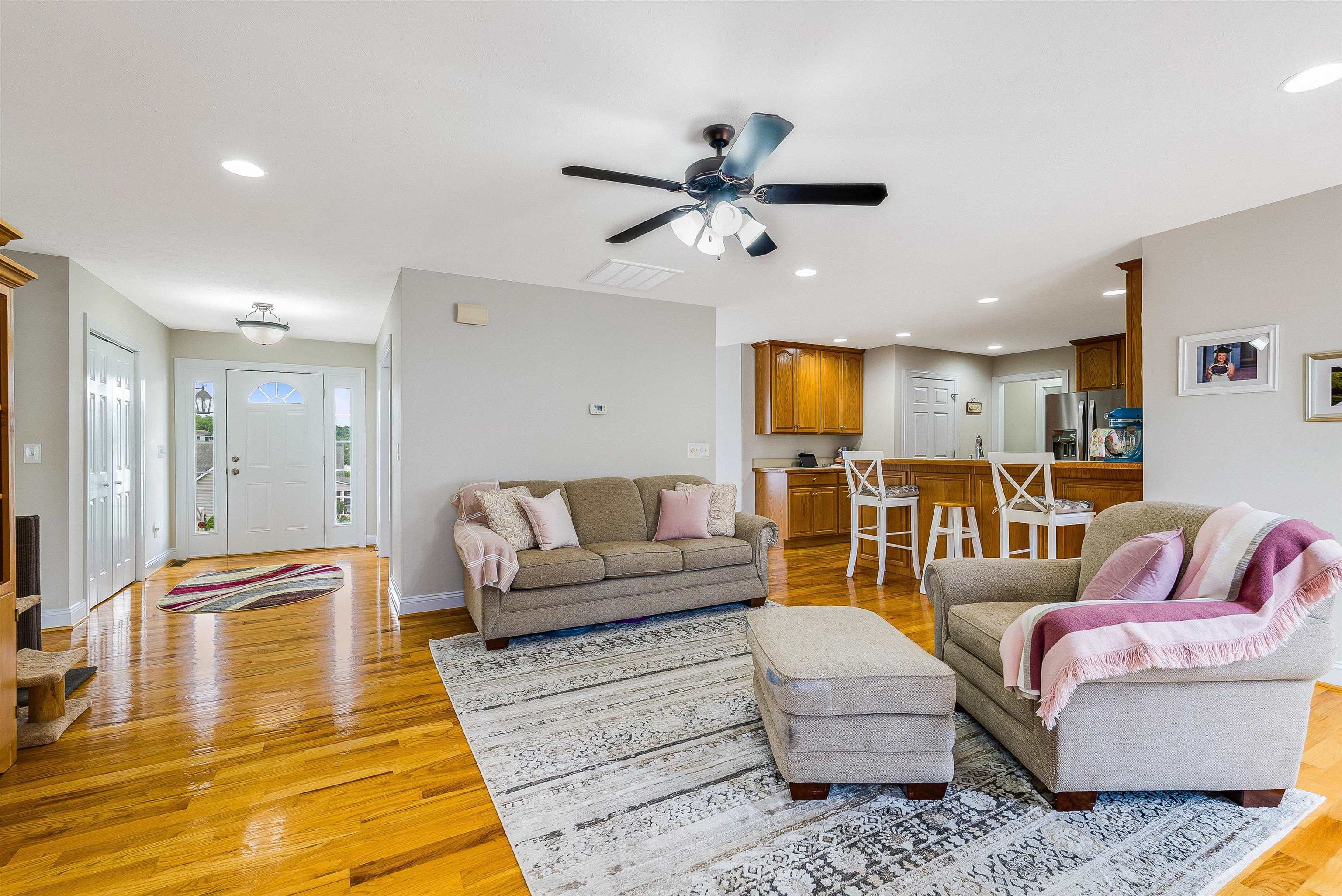 902 WATERTON ST, STAUNTON, Virginia 24401, 3 Bedrooms Bedrooms, ,2 BathroomsBathrooms,Residential,902 WATERTON ST,666204 MLS # 666204