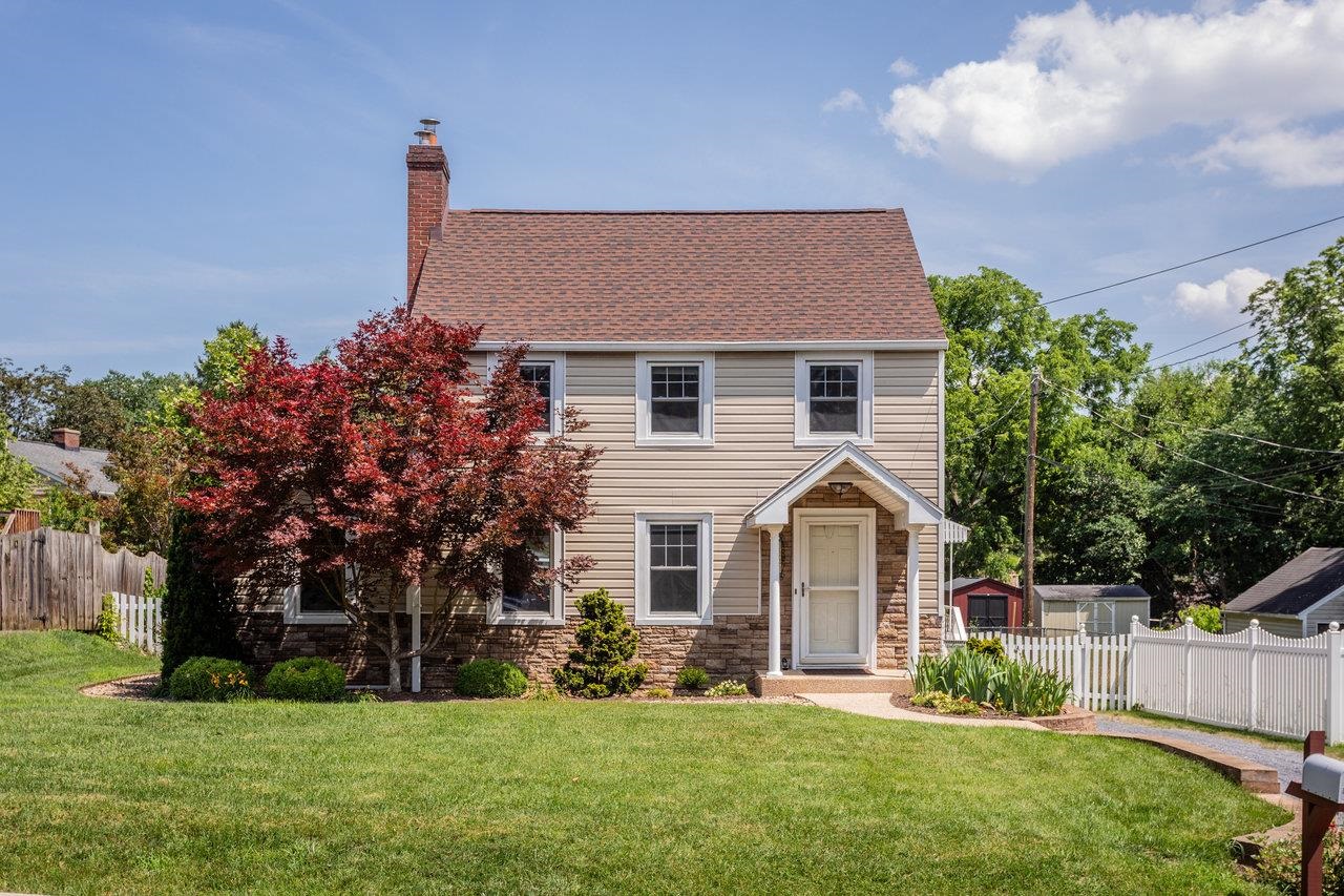 1450 BLUESTONE ST, HARRISONBURG, Virginia 22801, 3 Bedrooms Bedrooms, ,1 BathroomBathrooms,Residential,1450 BLUESTONE ST,666205 MLS # 666205