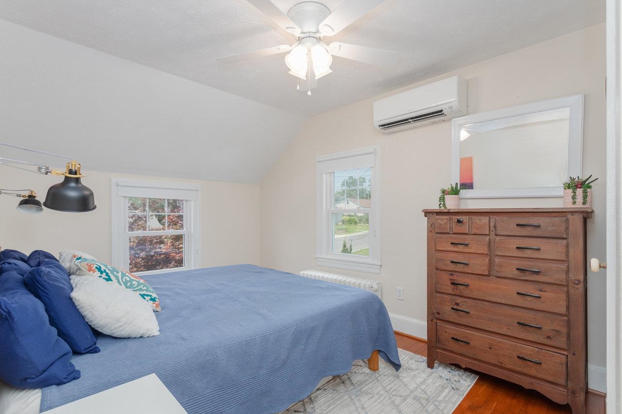 1450 BLUESTONE ST, HARRISONBURG, Virginia 22801, 3 Bedrooms Bedrooms, ,1 BathroomBathrooms,Residential,1450 BLUESTONE ST,666205 MLS # 666205