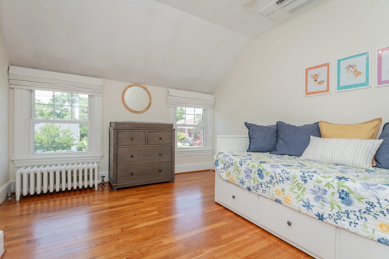 1450 BLUESTONE ST, HARRISONBURG, Virginia 22801, 3 Bedrooms Bedrooms, ,1 BathroomBathrooms,Residential,1450 BLUESTONE ST,666205 MLS # 666205