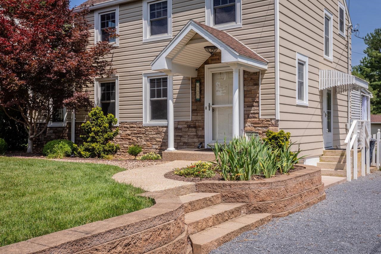 1450 BLUESTONE ST, HARRISONBURG, Virginia 22801, 3 Bedrooms Bedrooms, ,1 BathroomBathrooms,Residential,1450 BLUESTONE ST,666205 MLS # 666205