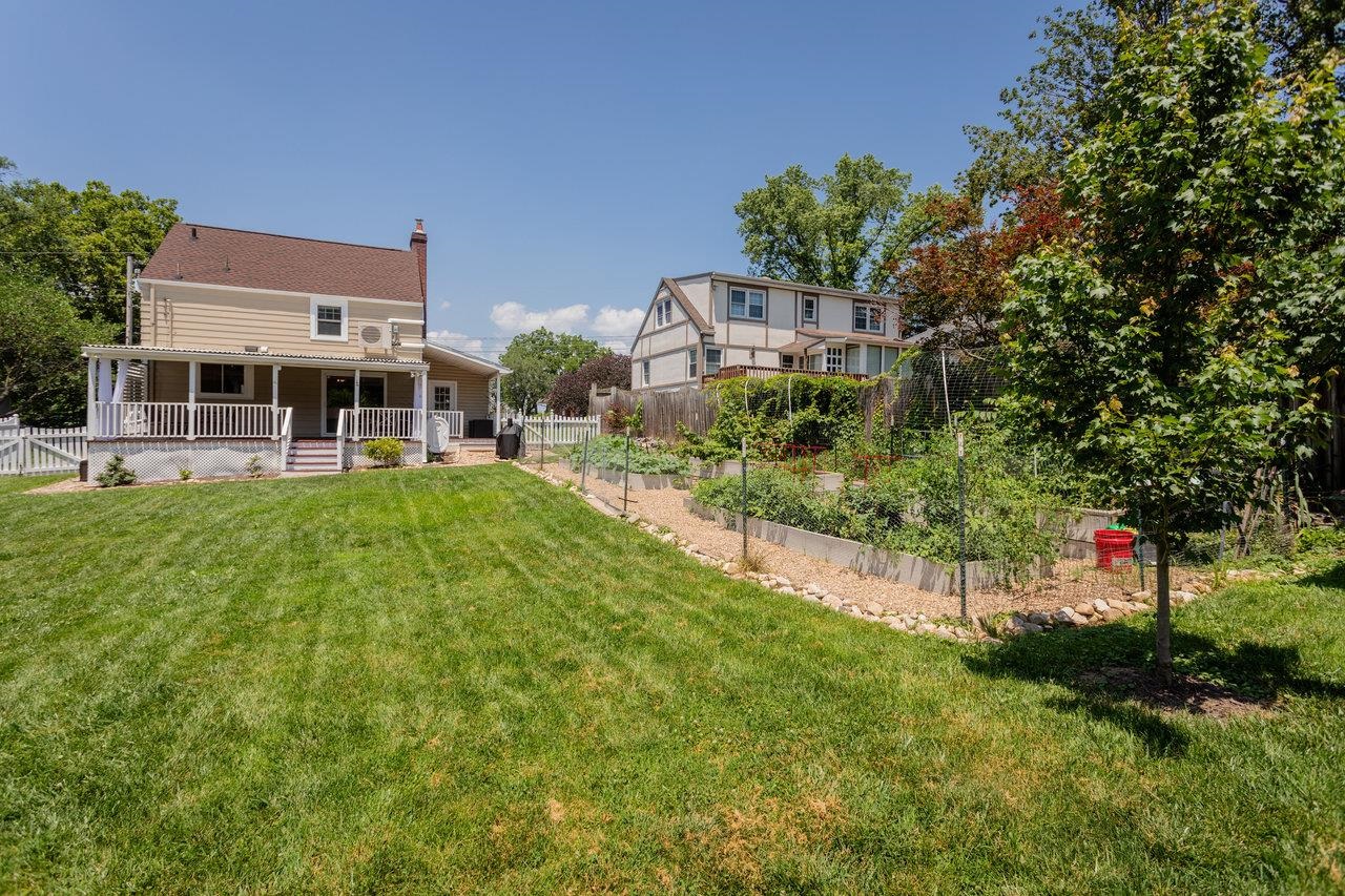 1450 BLUESTONE ST, HARRISONBURG, Virginia 22801, 3 Bedrooms Bedrooms, ,1 BathroomBathrooms,Residential,1450 BLUESTONE ST,666205 MLS # 666205