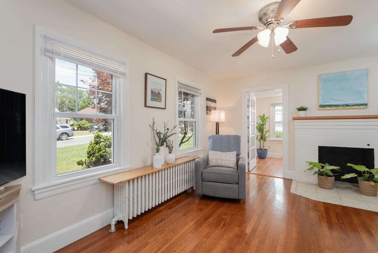1450 BLUESTONE ST, HARRISONBURG, Virginia 22801, 3 Bedrooms Bedrooms, ,1 BathroomBathrooms,Residential,1450 BLUESTONE ST,666205 MLS # 666205