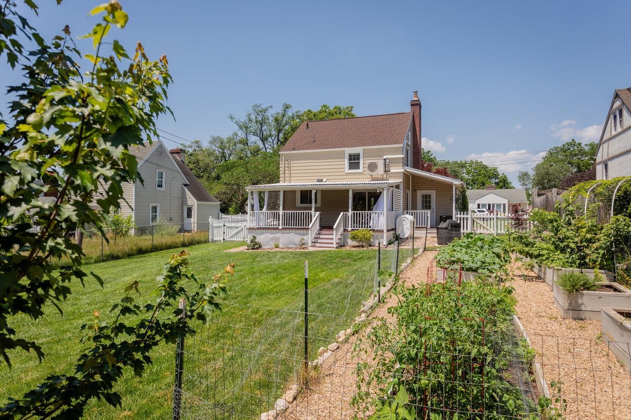 1450 BLUESTONE ST, HARRISONBURG, Virginia 22801, 3 Bedrooms Bedrooms, ,1 BathroomBathrooms,Residential,1450 BLUESTONE ST,666205 MLS # 666205