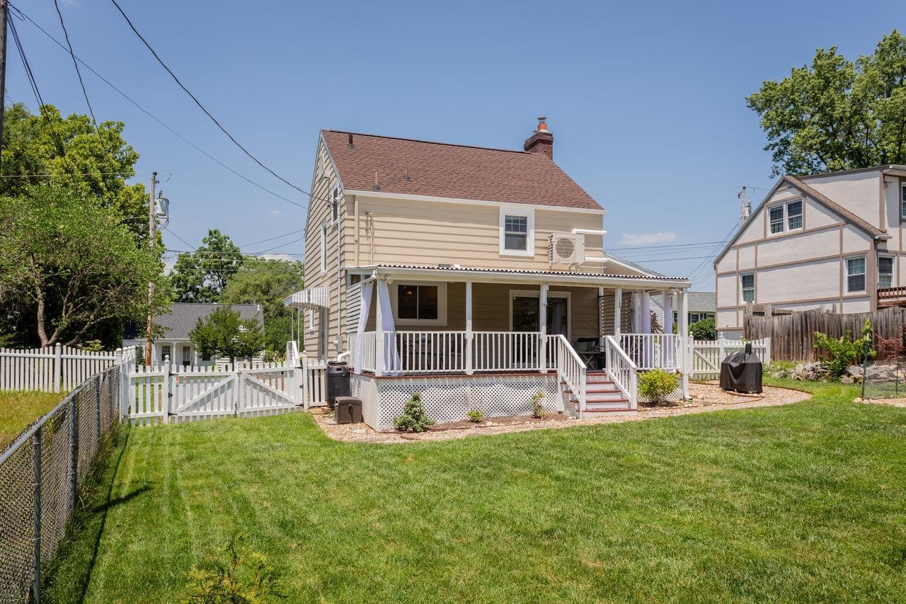 1450 BLUESTONE ST, HARRISONBURG, Virginia 22801, 3 Bedrooms Bedrooms, ,1 BathroomBathrooms,Residential,1450 BLUESTONE ST,666205 MLS # 666205