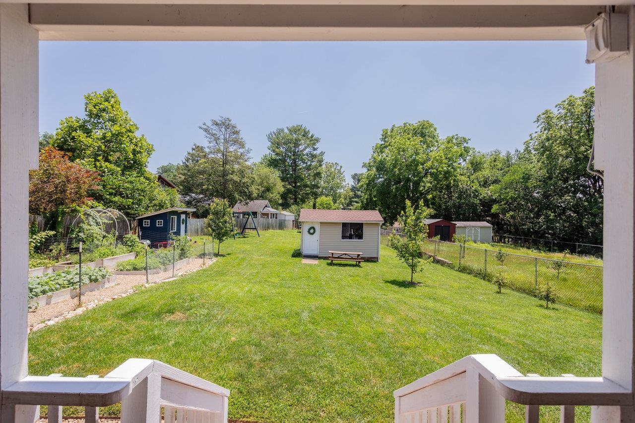 1450 BLUESTONE ST, HARRISONBURG, Virginia 22801, 3 Bedrooms Bedrooms, ,1 BathroomBathrooms,Residential,1450 BLUESTONE ST,666205 MLS # 666205