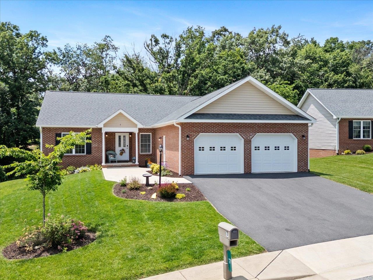 7 OAK VIEW DR, STAUNTON, Virginia 24401, 3 Bedrooms Bedrooms, ,2 BathroomsBathrooms,Residential,7 OAK VIEW DR,666206 MLS # 666206