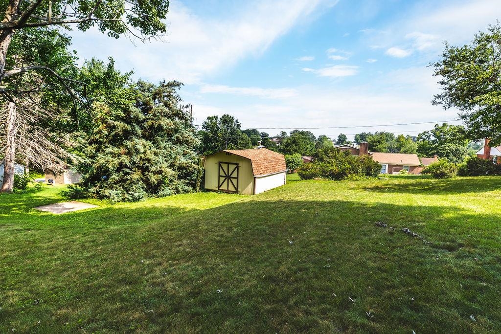 304 BURNLEY DR, STAUNTON, Virginia 24401, 4 Bedrooms Bedrooms, ,3 BathroomsBathrooms,Residential,304 BURNLEY DR,666209 MLS # 666209